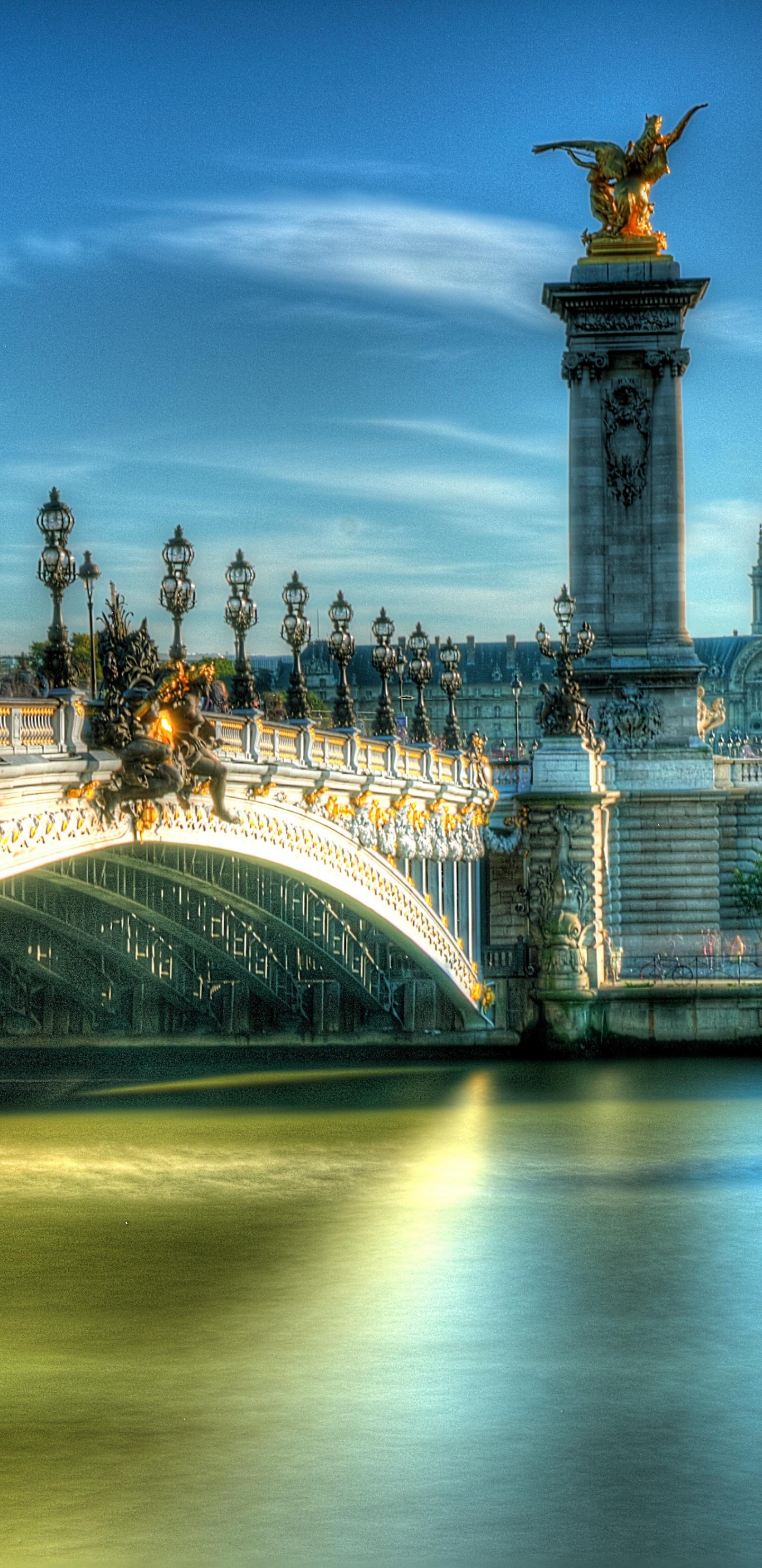 Обои Мост Александра III, Эйфелева башня, ориентир, отражение, город в разрешении 1440x2960