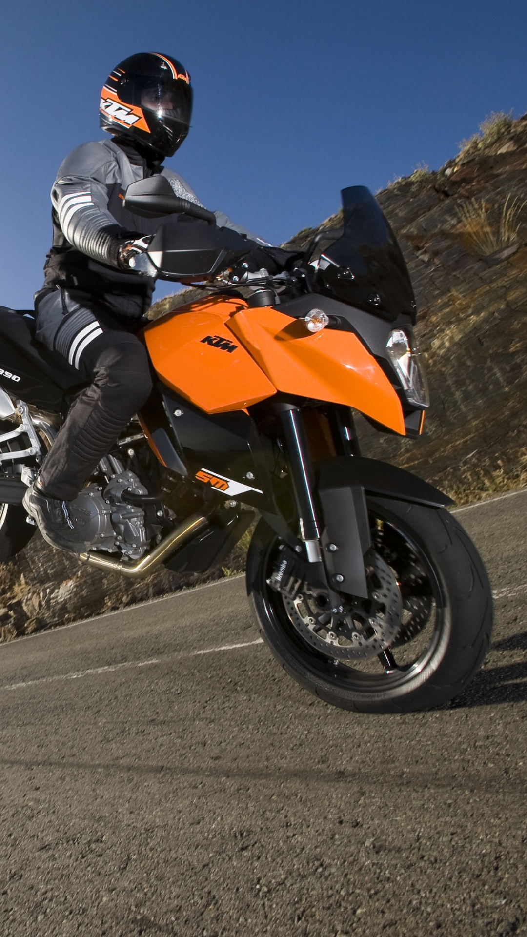 Обои КТМ, мотоцикл, КТМ 990 супер Дюк, Вили, супермото в разрешении 1080x1920