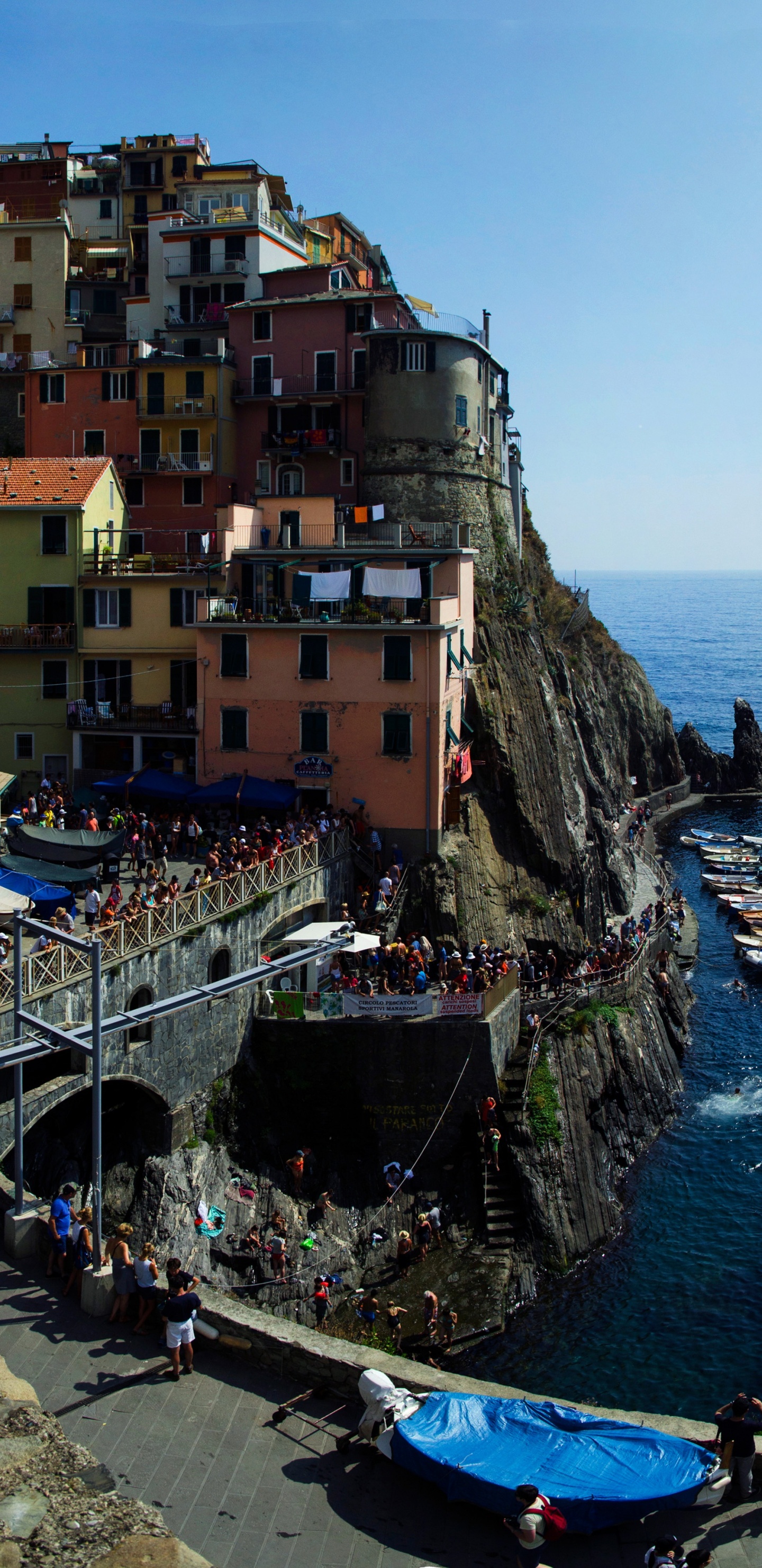 Обои парк, побережье, туризм, море, деревня в разрешении 1440x2960