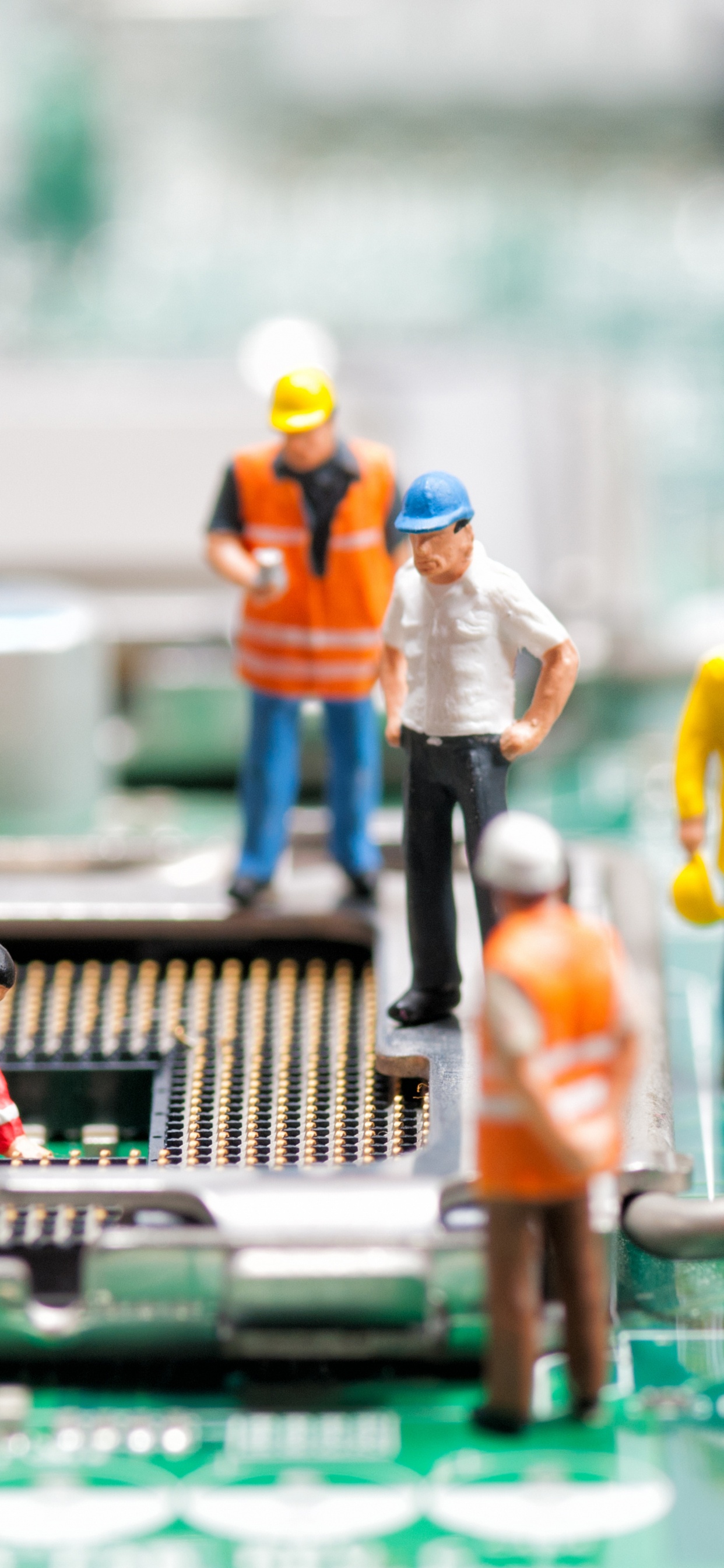 Обои электроника, технологии, технология, печатная плата, игрушка в разрешении 1242x2688