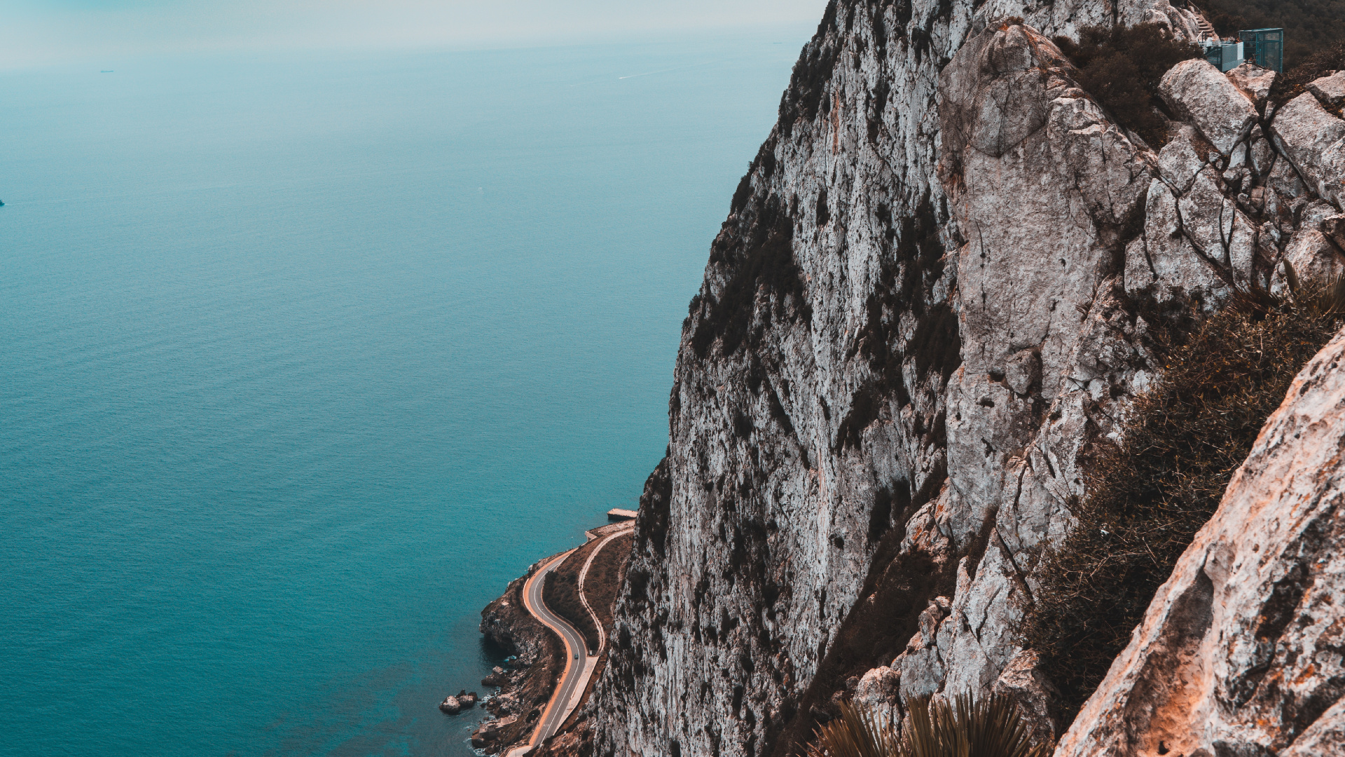 Обои гора, небо, обрыв, море, мыс в разрешении 1920x1080