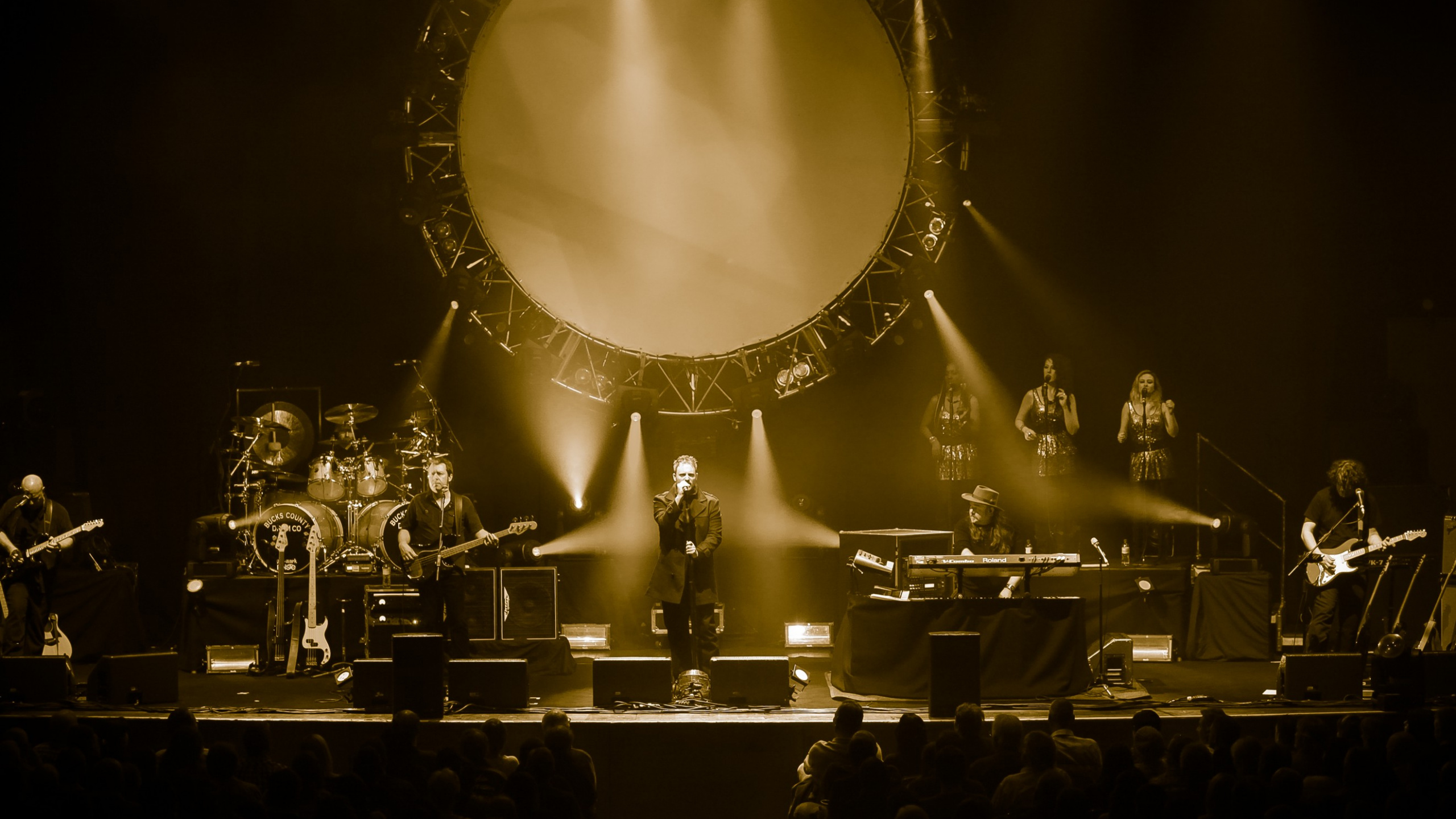 Обои ударная установка, рокконцерт, барабанщик, барабан, перкуссия в разрешении 2560x1440