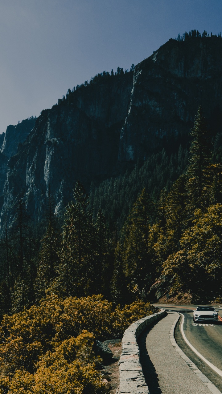 Обои дорога, горный хребет, природа, небо, горная станция в разрешении 720x1280