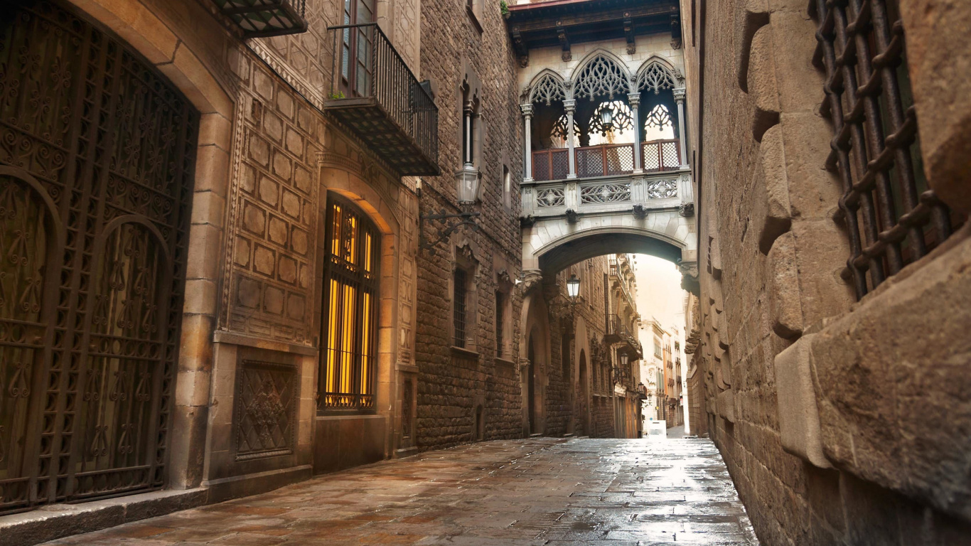 Обои арка, средневековая архитектура, здание, аллея, улица в разрешении 1366x768