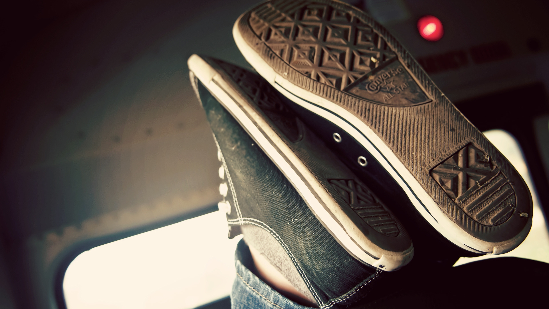 Обои обратное, башмак, кеды, коричневый цвет, открытый обуви в разрешении 1920x1080