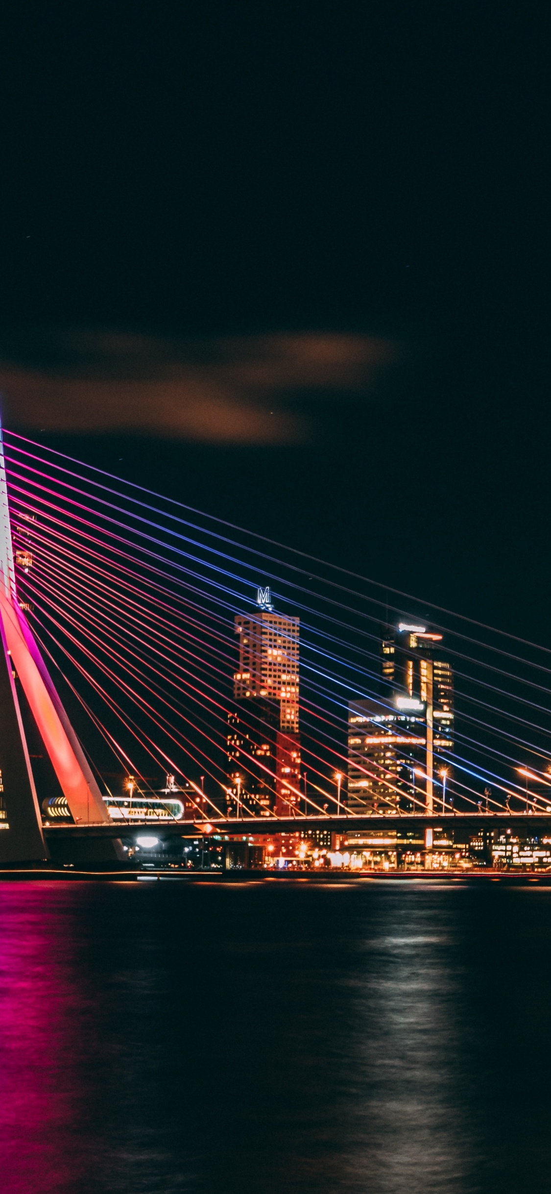 Обои небо, здание, вантовый мост, мост, город в разрешении 1125x2436