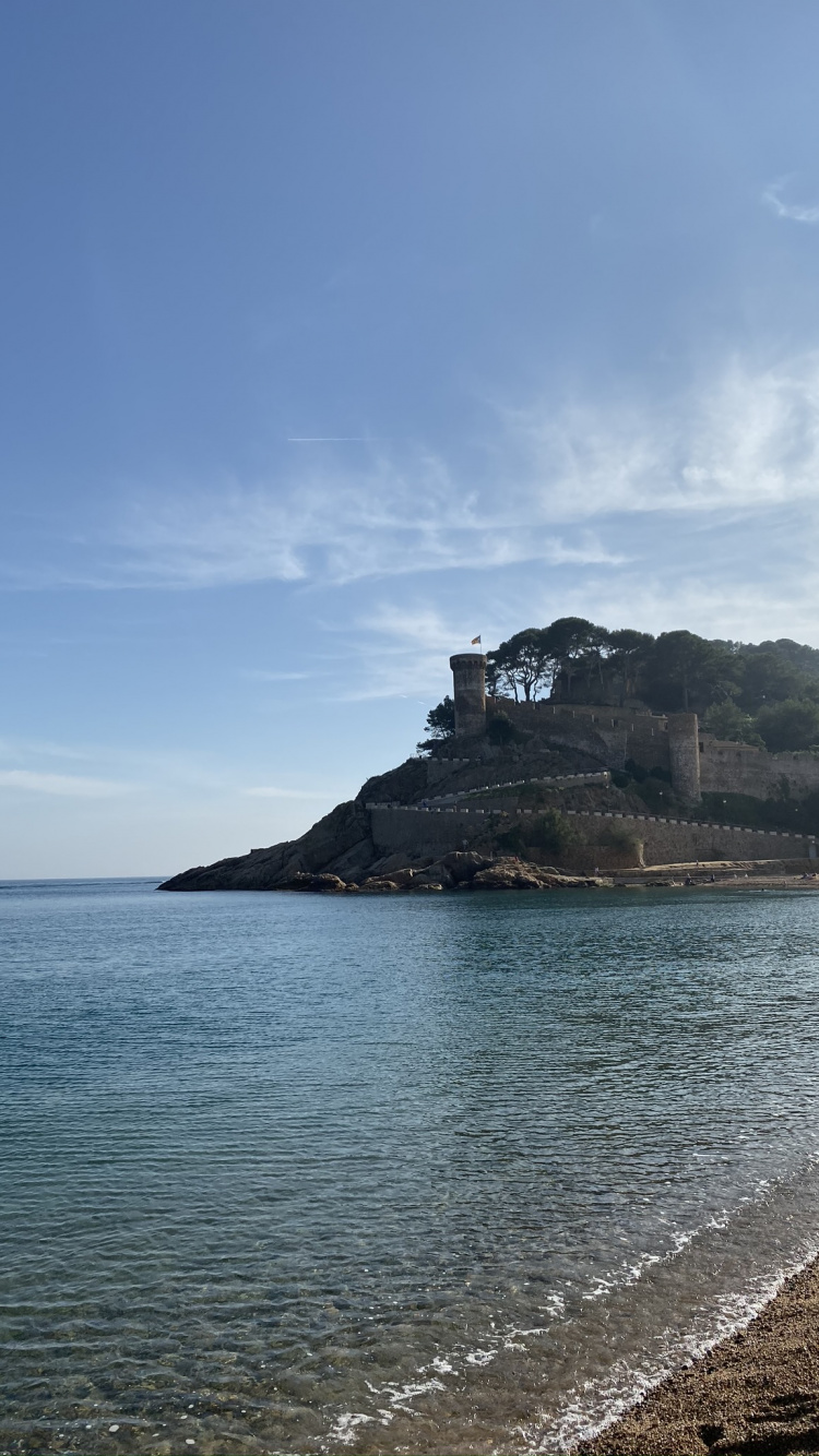 Обои море, вода, водоем, побережье, берег в разрешении 750x1334