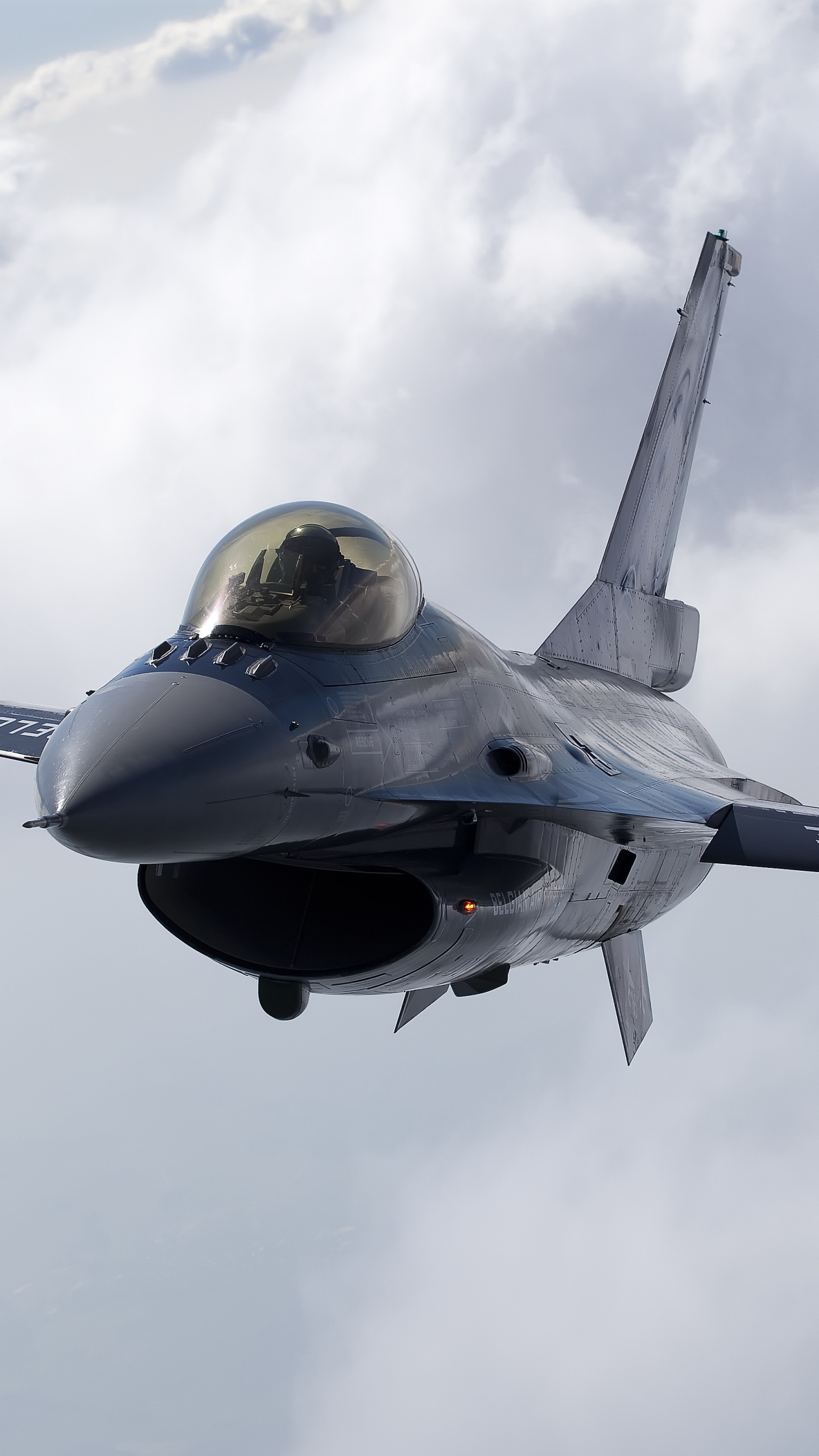 Обои самолеты F 16 Файтинг Фолкон, военный самолет, самолеты, реактивный самолет, самолет в разрешении 1440x2560