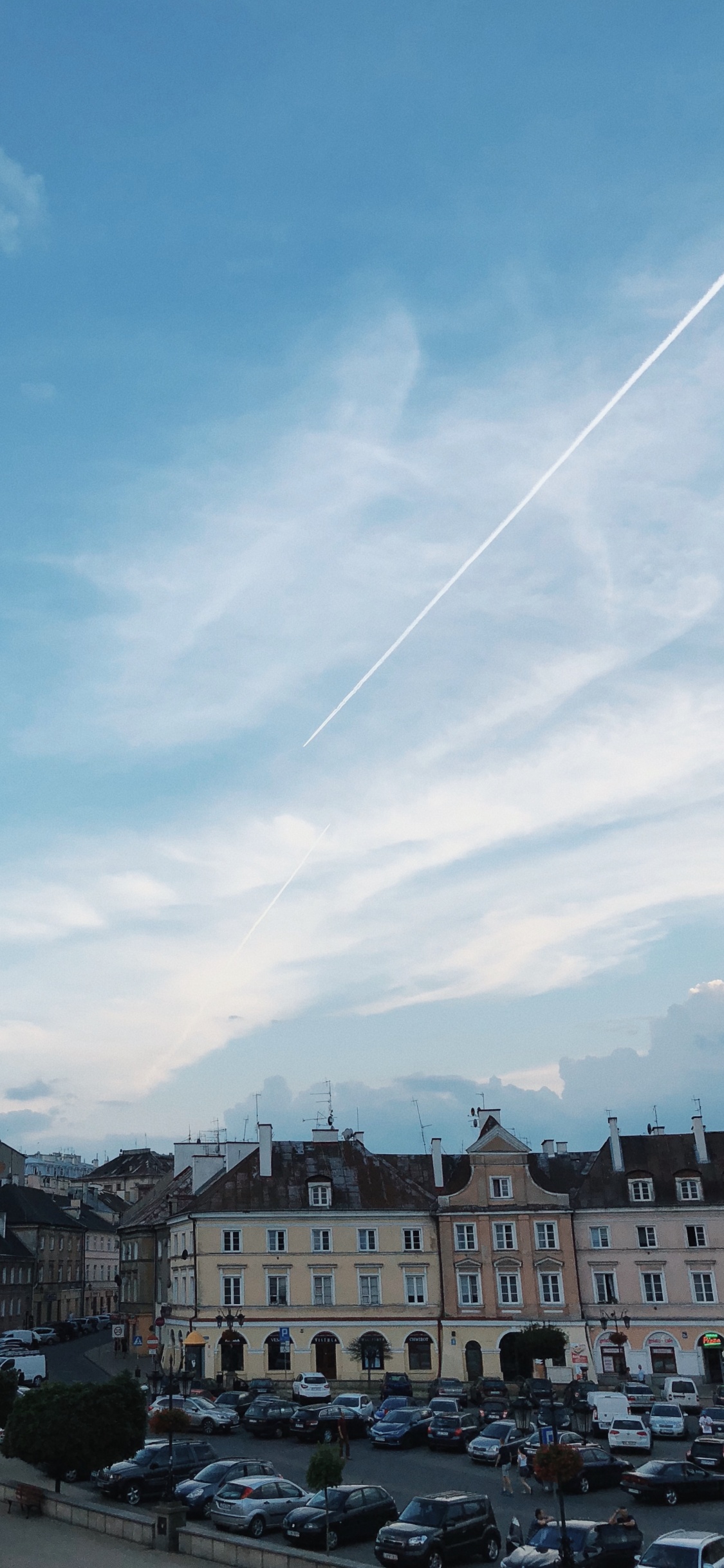 Обои облако, городок, соседство, город, жилой район в разрешении 1125x2436