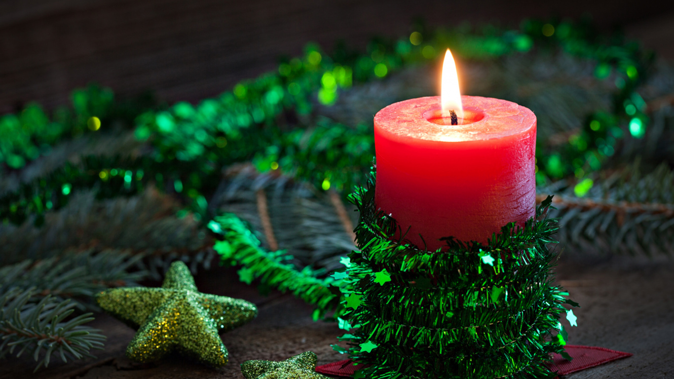 Обои свеча, зеленый, освещение, Рождество, дерево в разрешении 1366x768