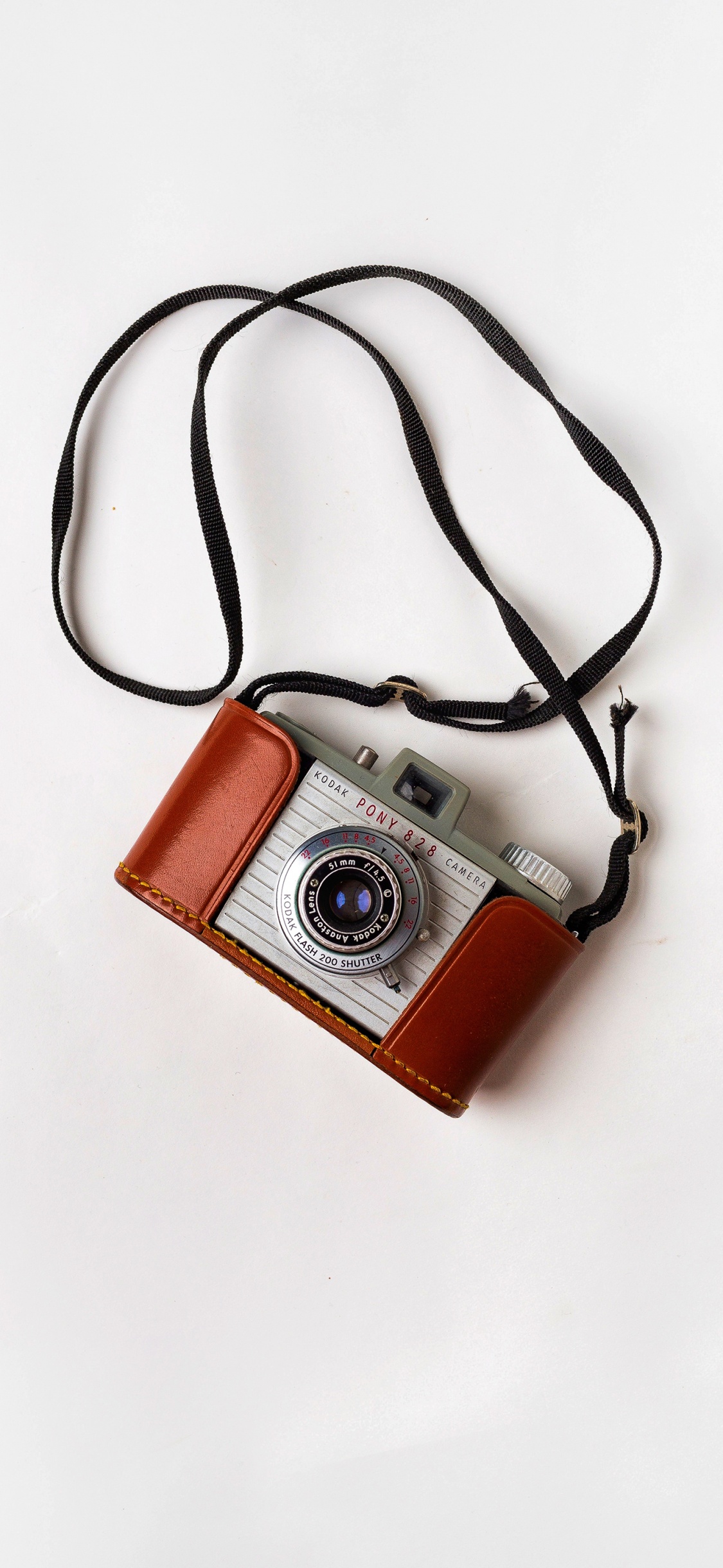 Обои верни меня в эту эпоху, ювелирные изделия тела, гаджет, рукав, звуковое оборудование в разрешении 1125x2436