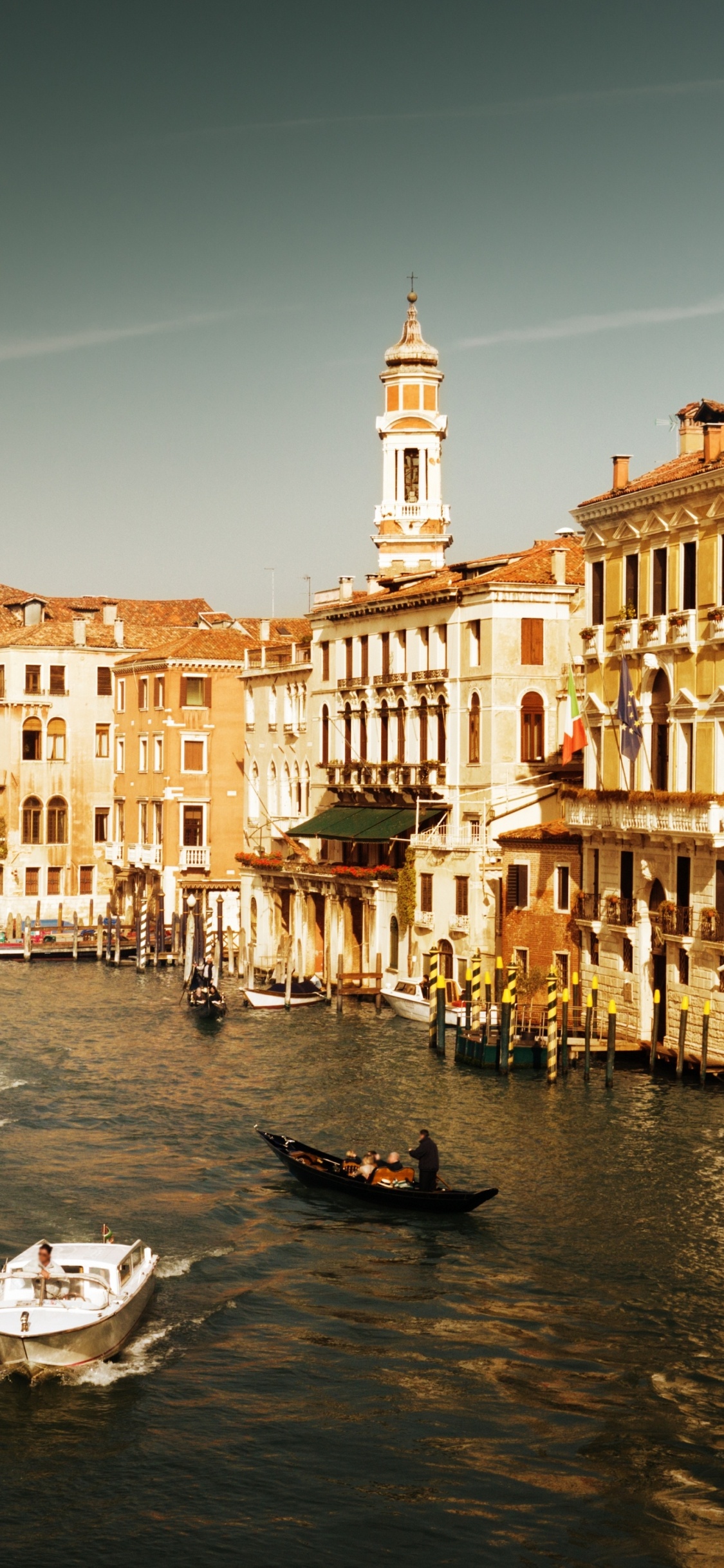 Обои Гранд-канал, водный путь, канал, вода, городок в разрешении 1125x2436