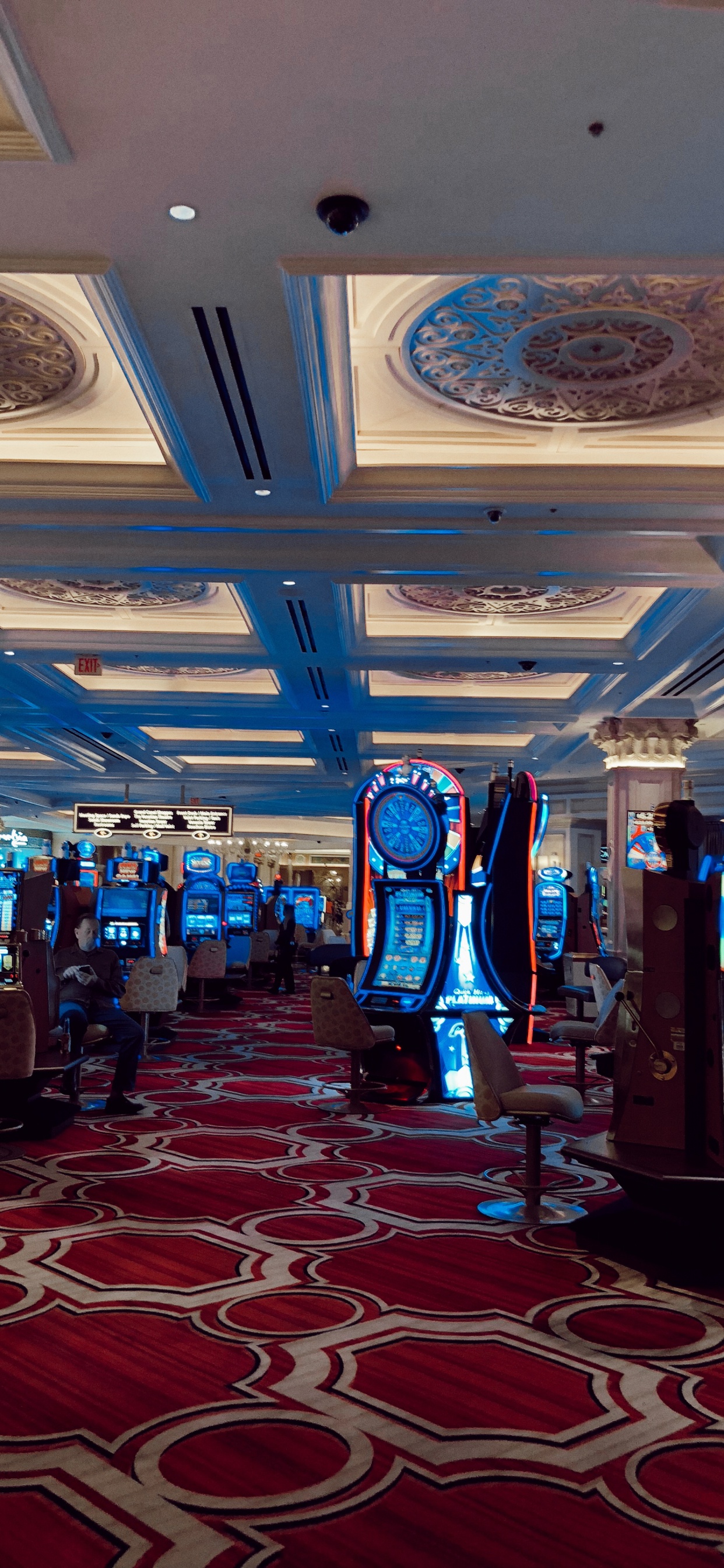 Обои Лас Вегас, США, зал, синий, освещение в разрешении 1242x2688