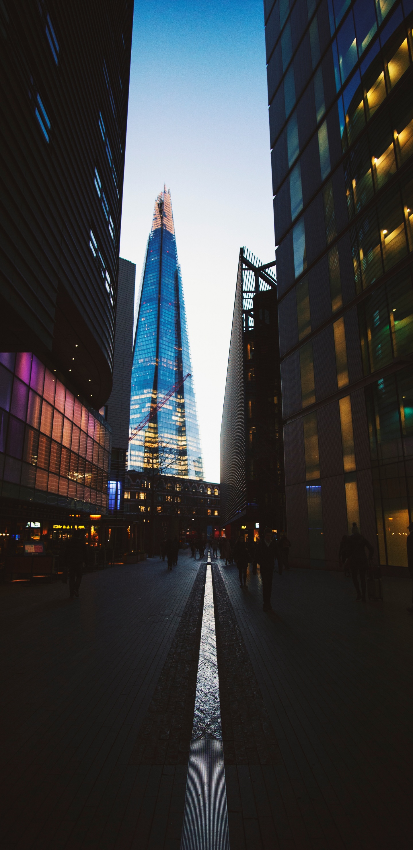 Обои архитектура, ориентир, городской район, город, небоскреб в разрешении 1440x2960