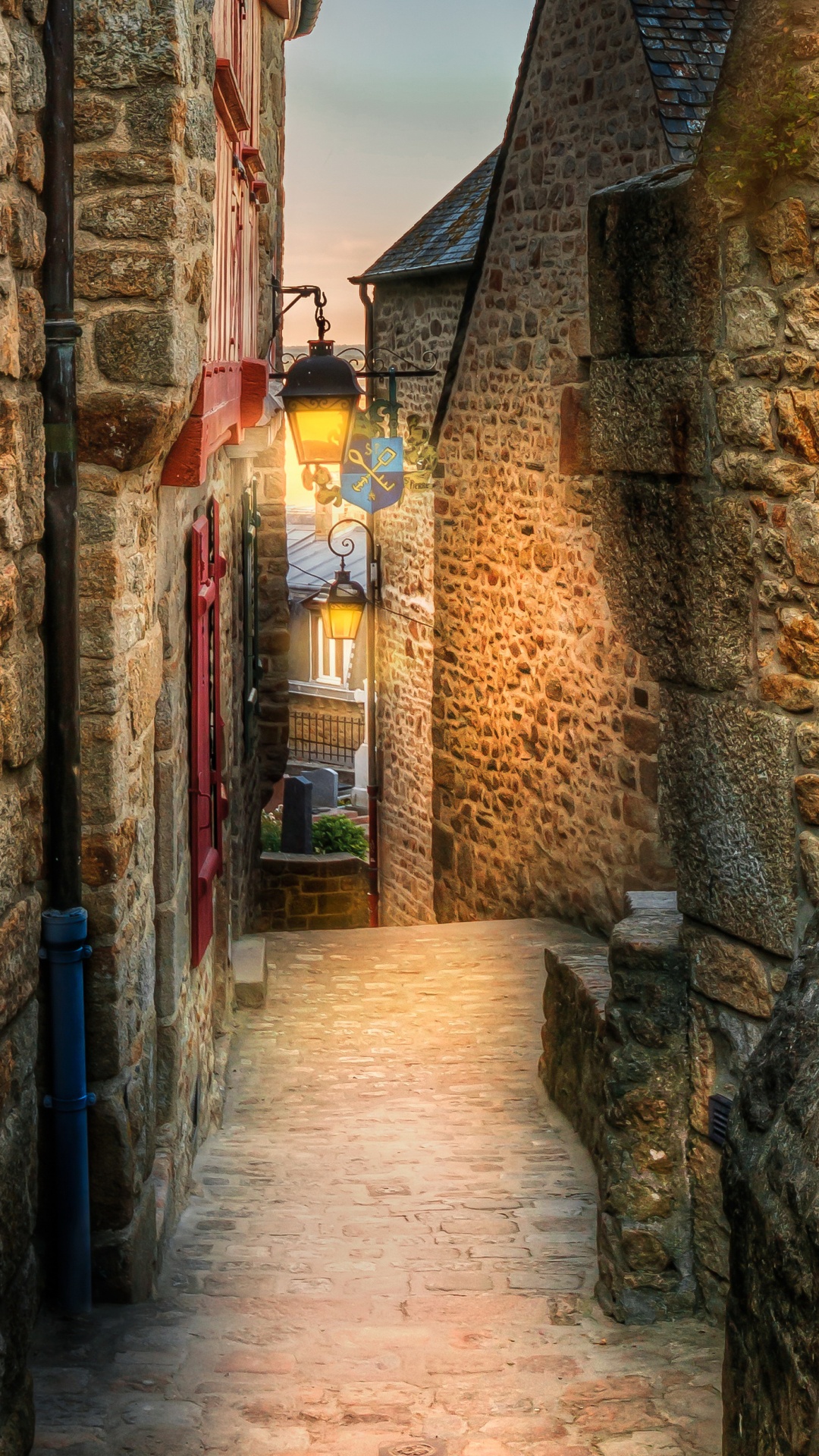 Обои Париж, аллея, стена, улица, каменная стена в разрешении 1080x1920