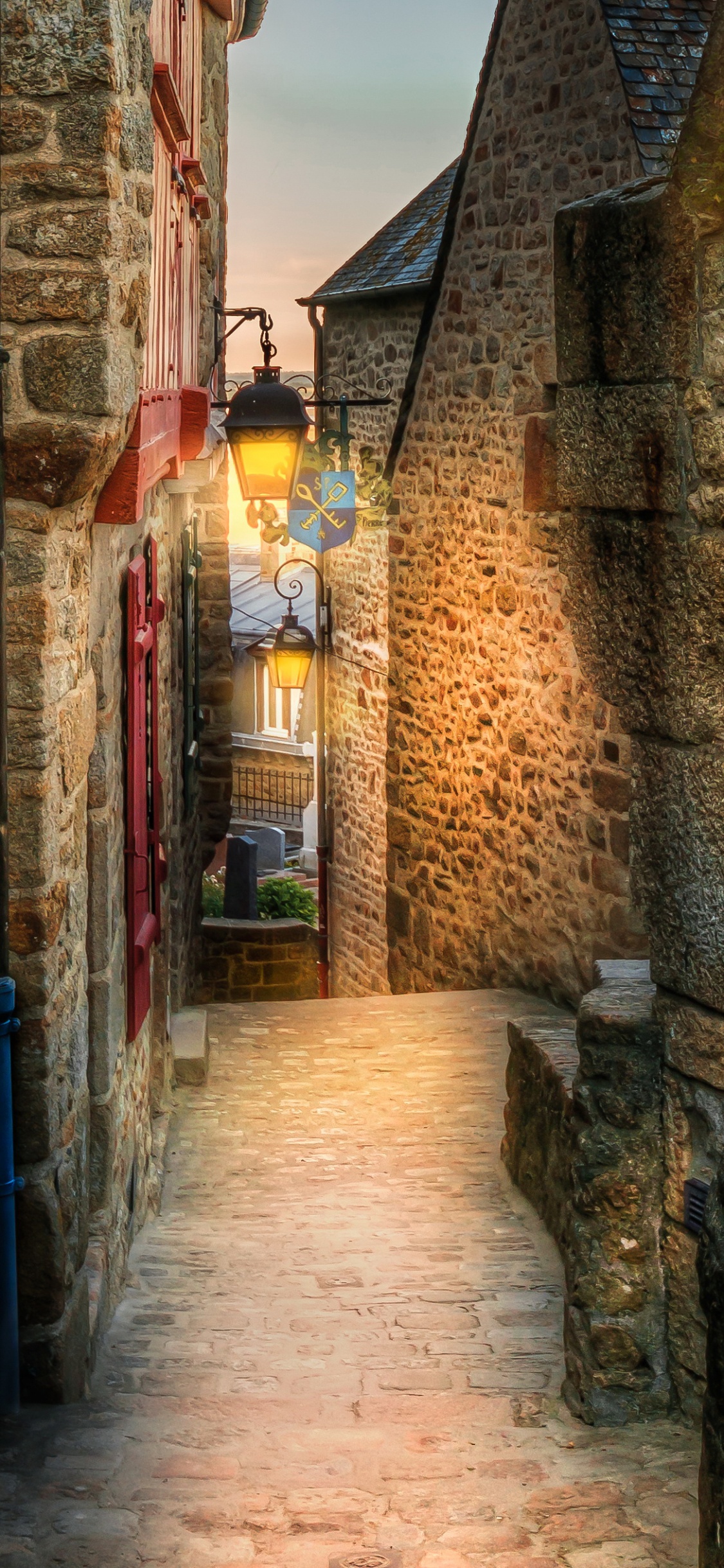 Обои Париж, аллея, стена, улица, каменная стена в разрешении 1125x2436