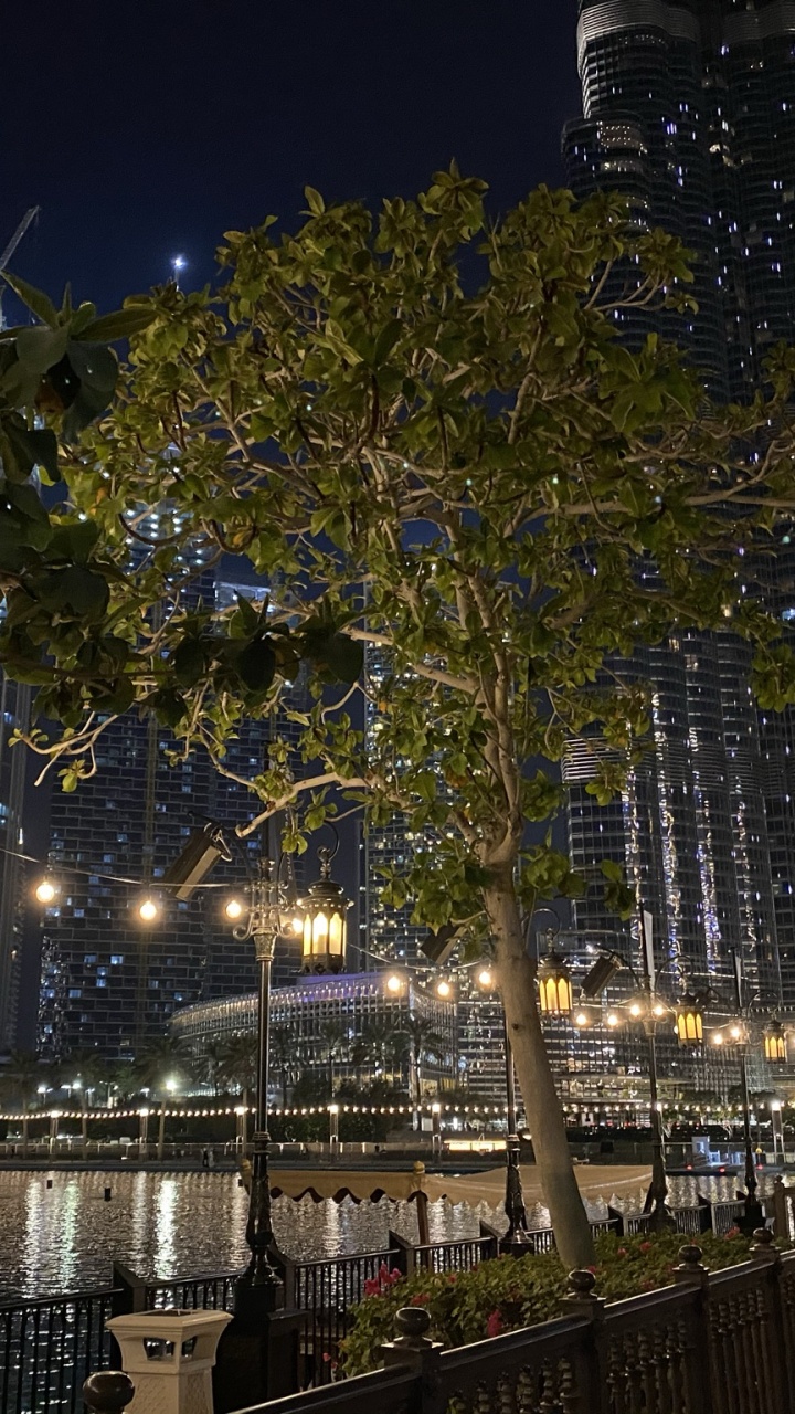 Обои Дубай, Бурдж Халифа, отражение, ночь, город в разрешении 720x1280