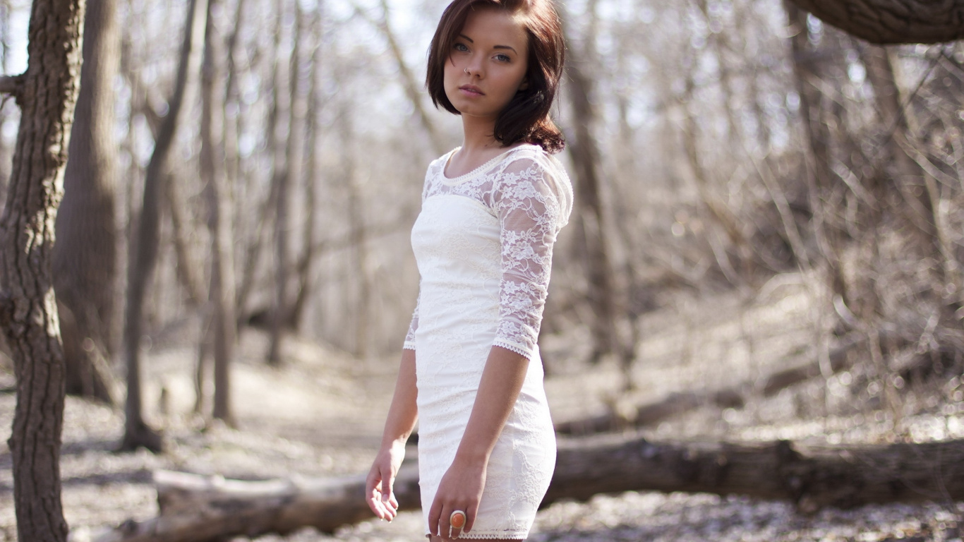 Обои красота, свет, модель, леди, девушка в разрешении 1366x768