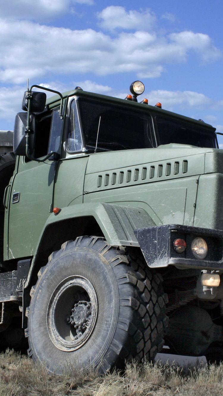 Обои грузовик, транспорт, вид транспорта, броневик, коммерческий автомобиль в разрешении 750x1334