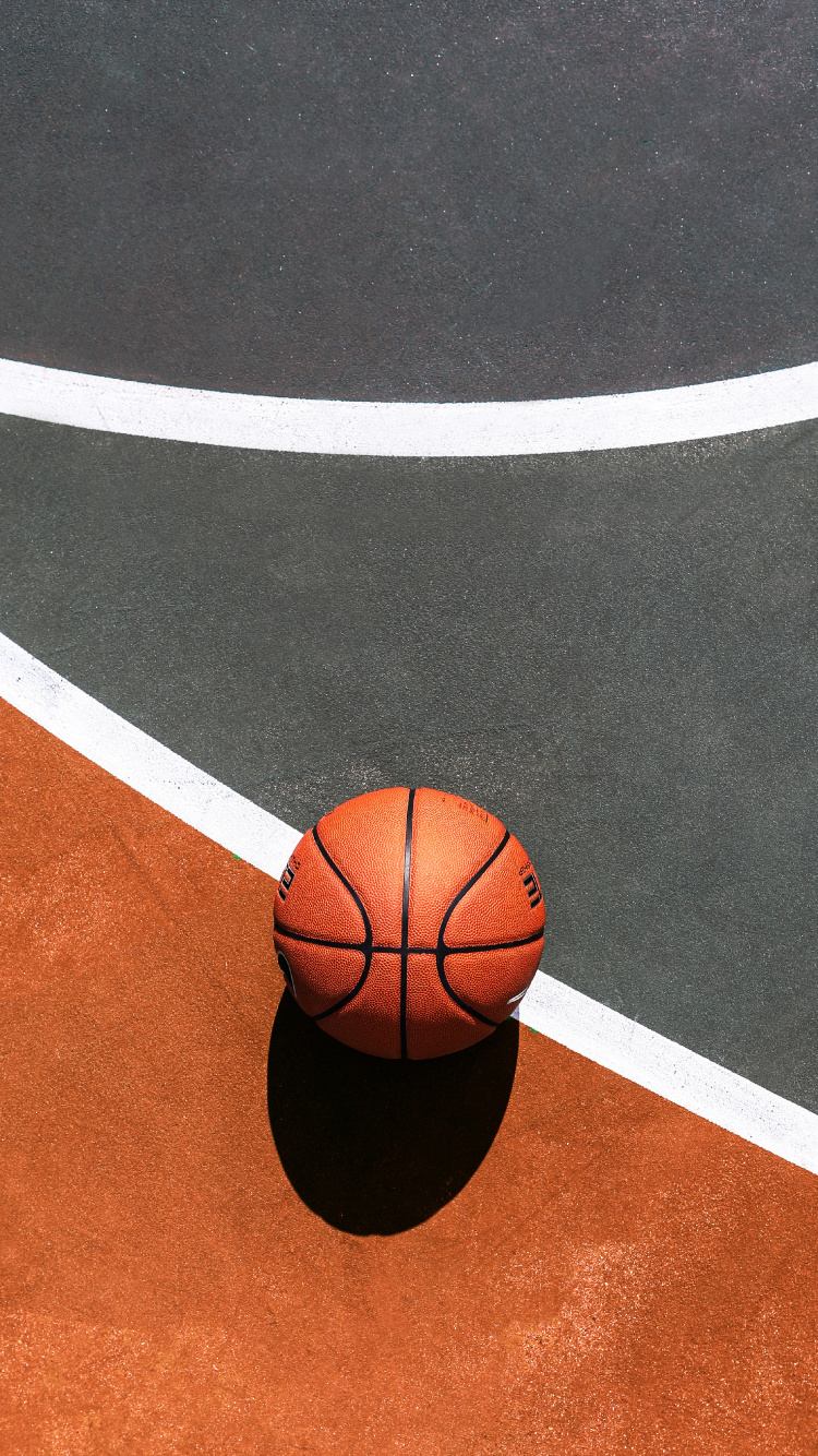 Обои Баскетбол, баскетбольная площадка, спортивные объекты, мяч, командный вид спорта в разрешении 750x1334