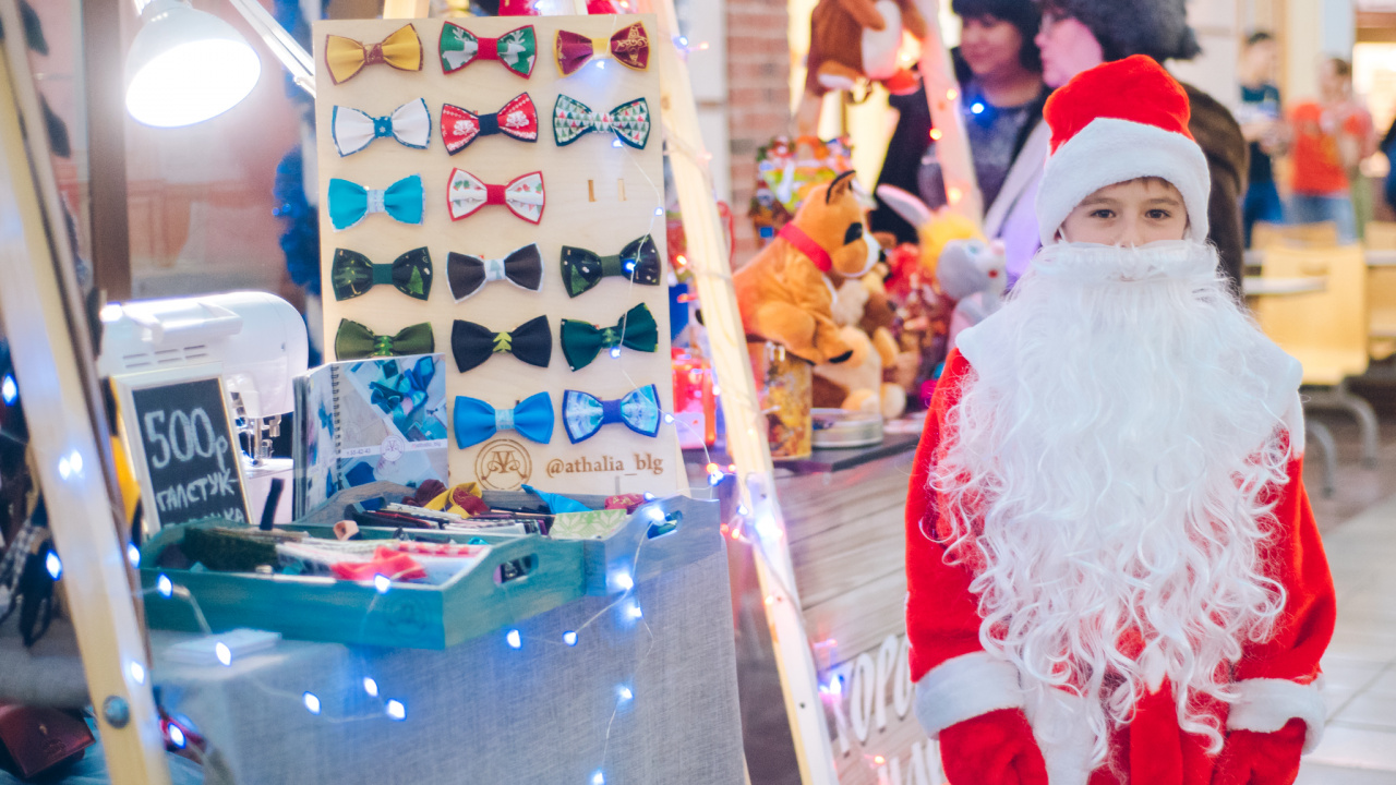 Обои Рождественские украшения, Дед Мороз, Санта-Клаус, костюм, Рождественский день в разрешении 1280x720