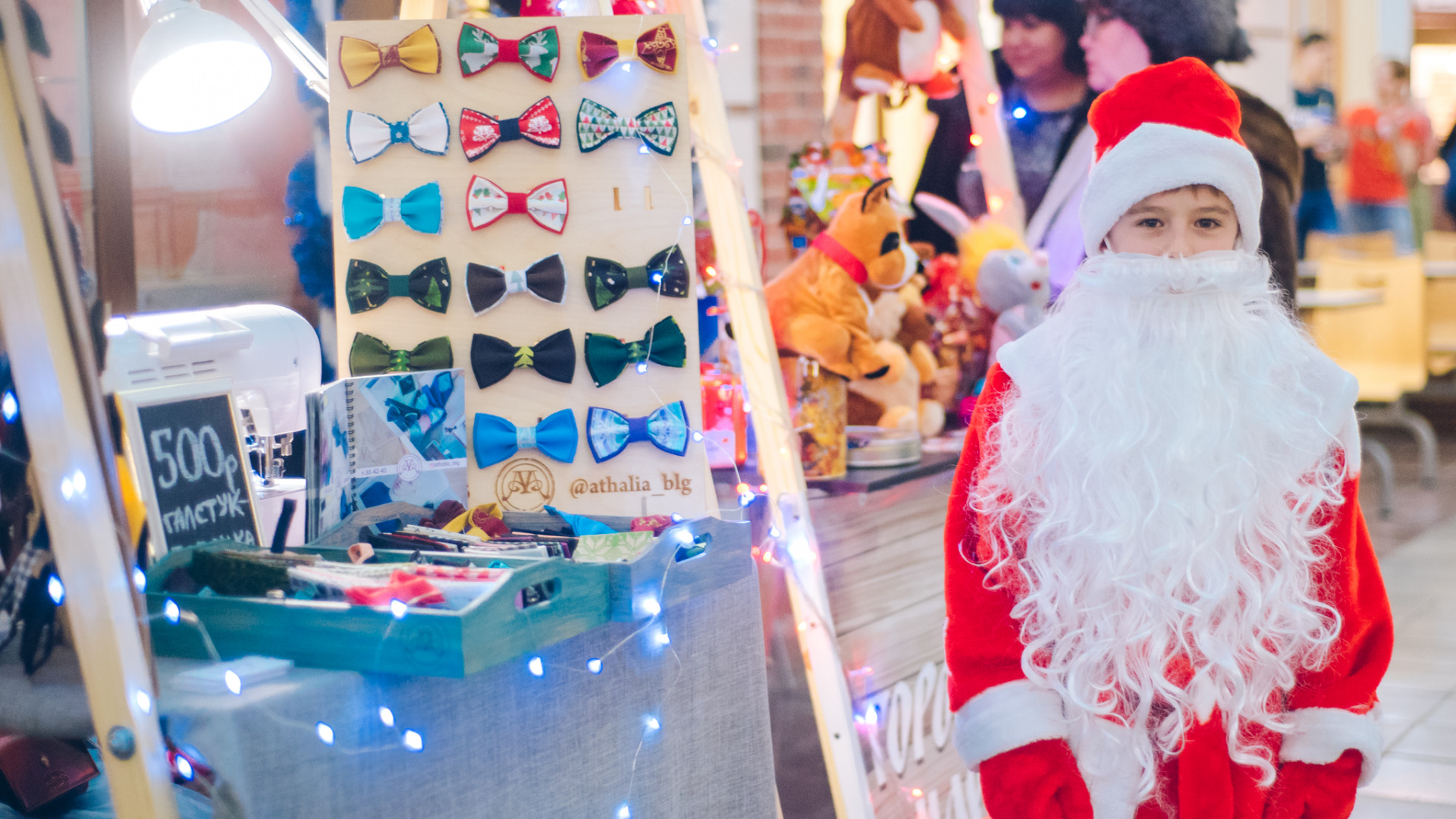 Обои Рождественские украшения, Дед Мороз, Санта-Клаус, костюм, Рождественский день в разрешении 1920x1080