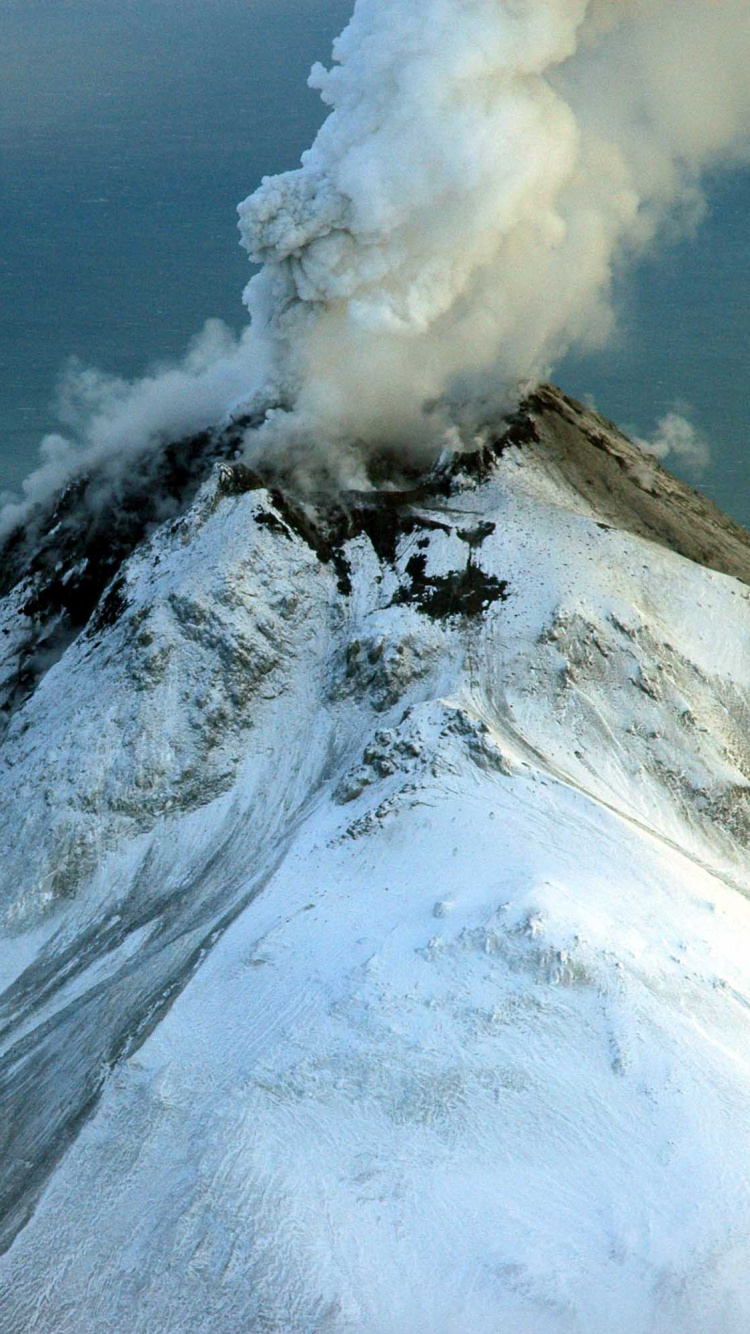 Обои Вулкан Огастин, стратовулкан, Крепление Shishaldin, вулкан, ледяная форма в разрешении 750x1334