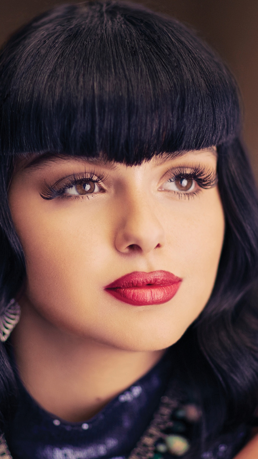 Обои ариэль зимняя челка, Ариэль Зимы, современная семья, Алекс Данфи, нос в разрешении 1080x1920