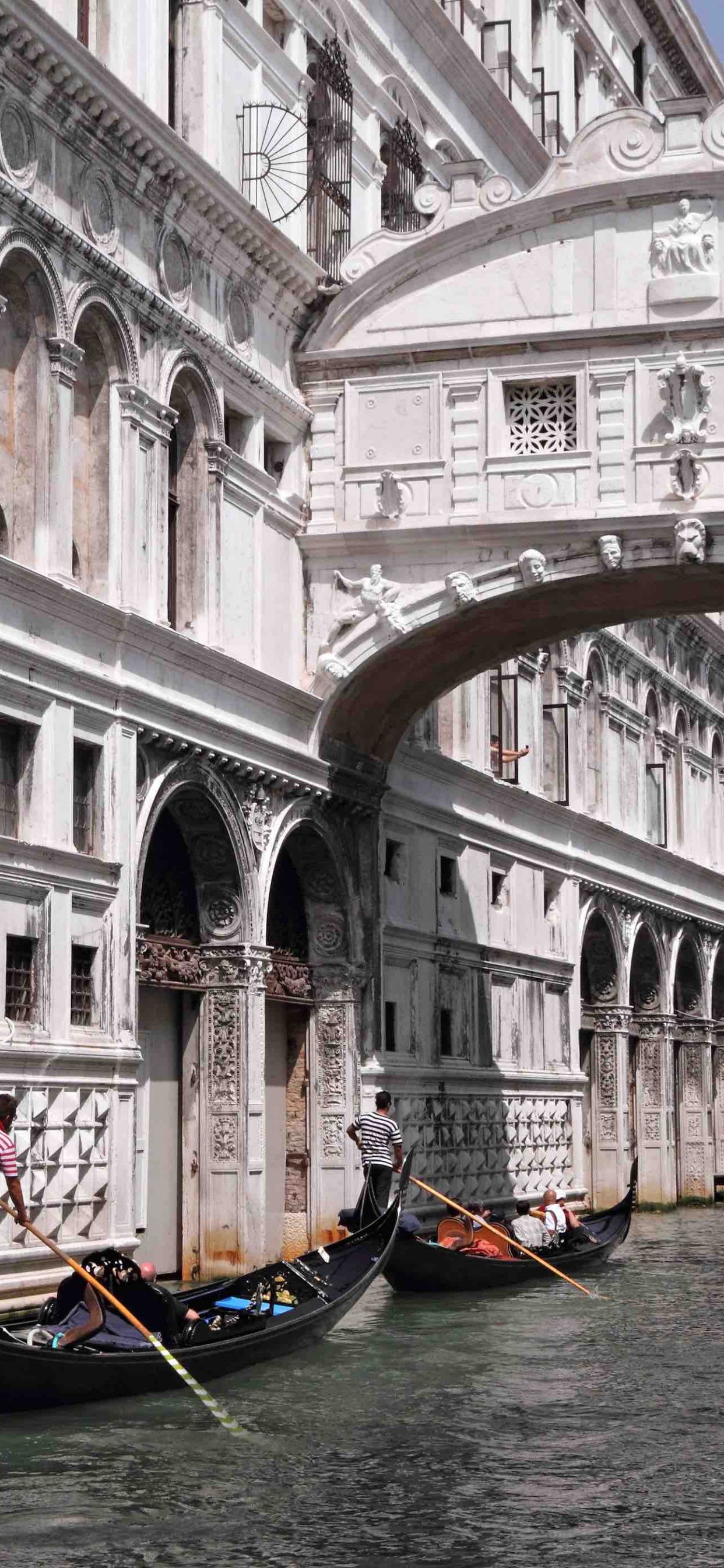 Обои Мост Вздохов, гондола, город, рыночная площадь, средневековая архитектура в разрешении 1242x2688