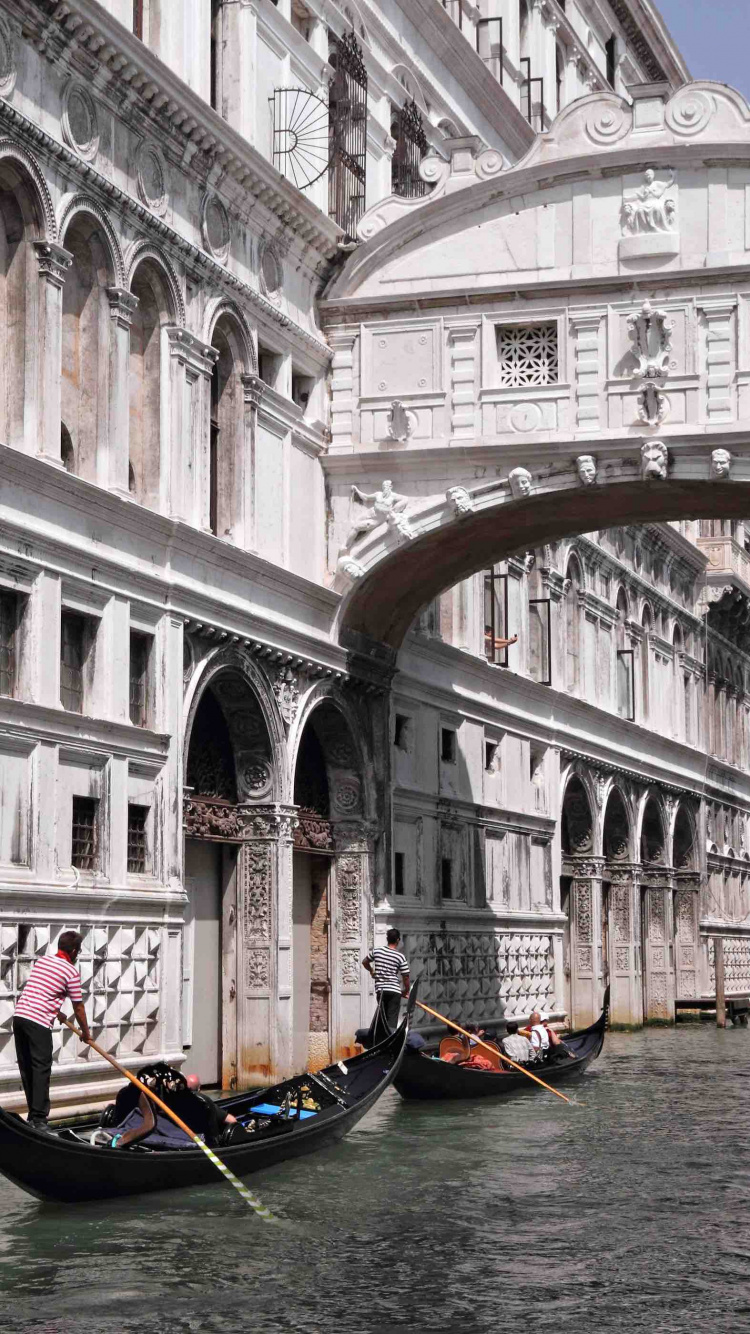 Обои Мост Вздохов, гондола, город, рыночная площадь, средневековая архитектура в разрешении 750x1334