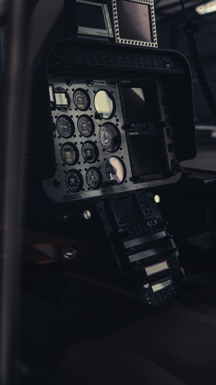 Обои кубрик, самолеты, самолет, технологии, летчик в разрешении 720x1280