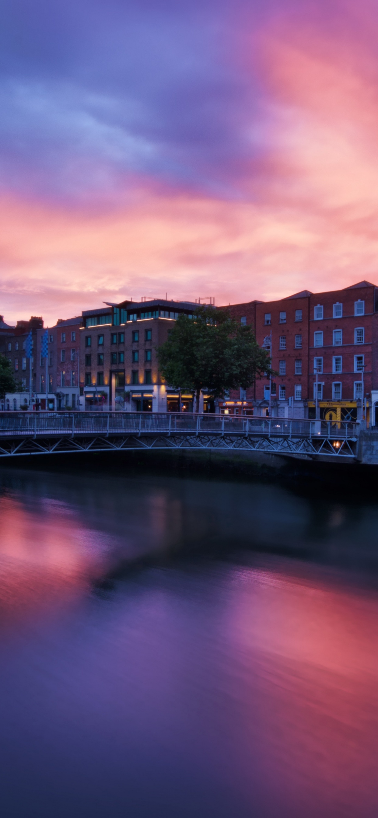 Обои вода, синий, отражение, облако, реки в разрешении 1242x2688