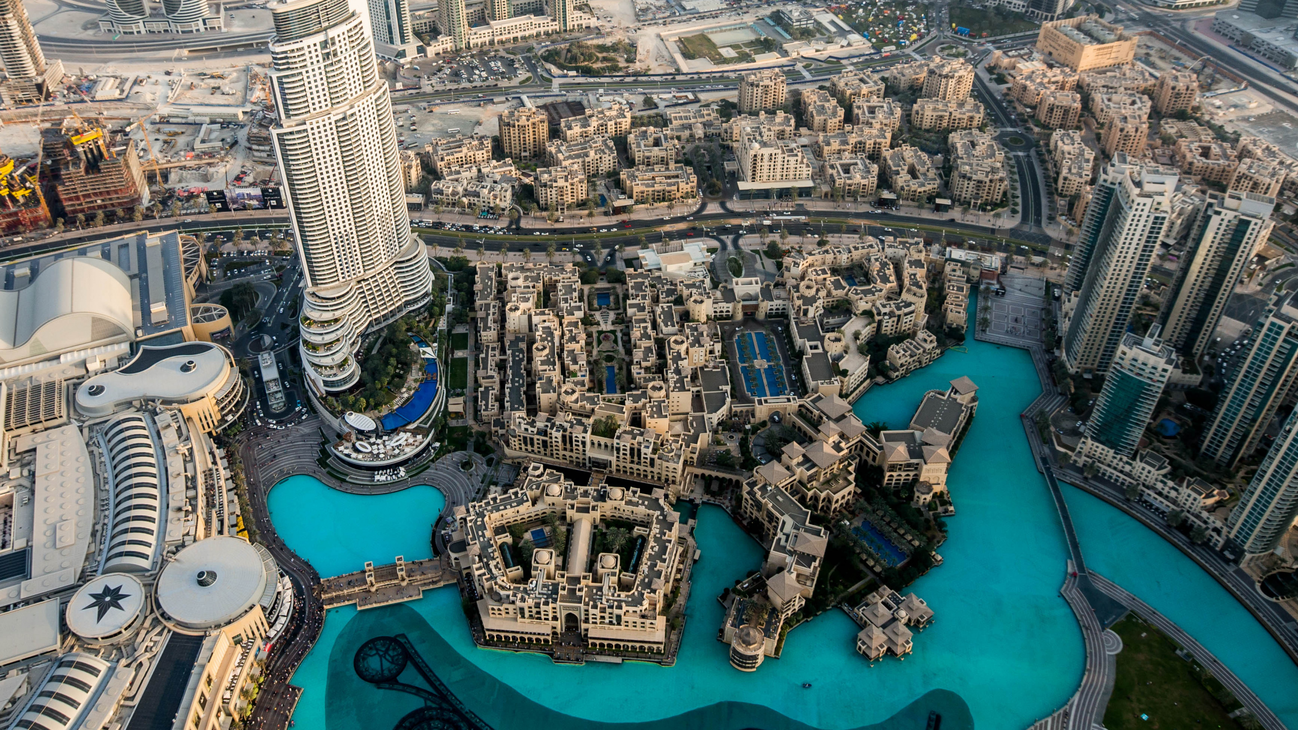 Обои Бурдж Халифа, небоскреб, ориентир, город, городской район в разрешении 2560x1440