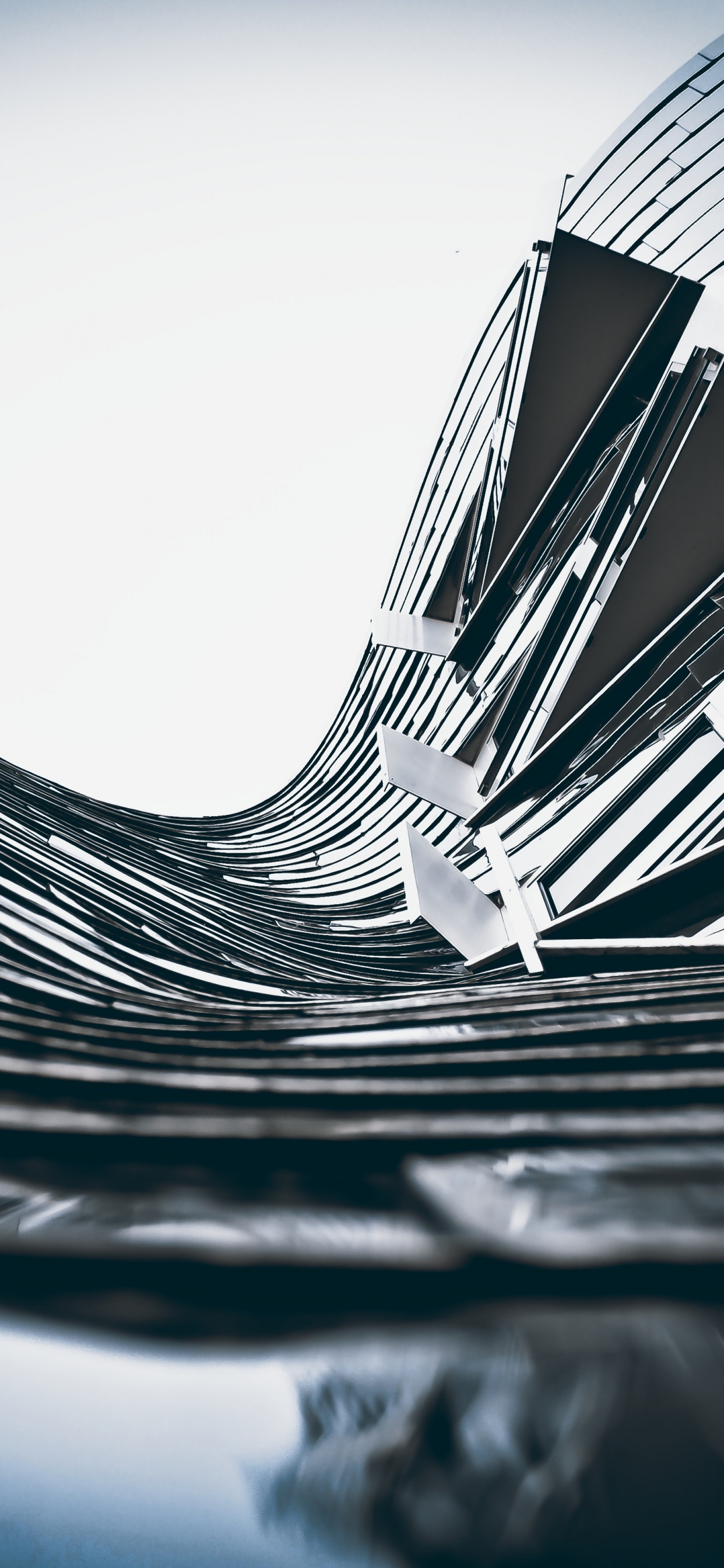 Обои небоскреб, современная архитектура, вода, архитектура, монохромный в разрешении 1242x2688