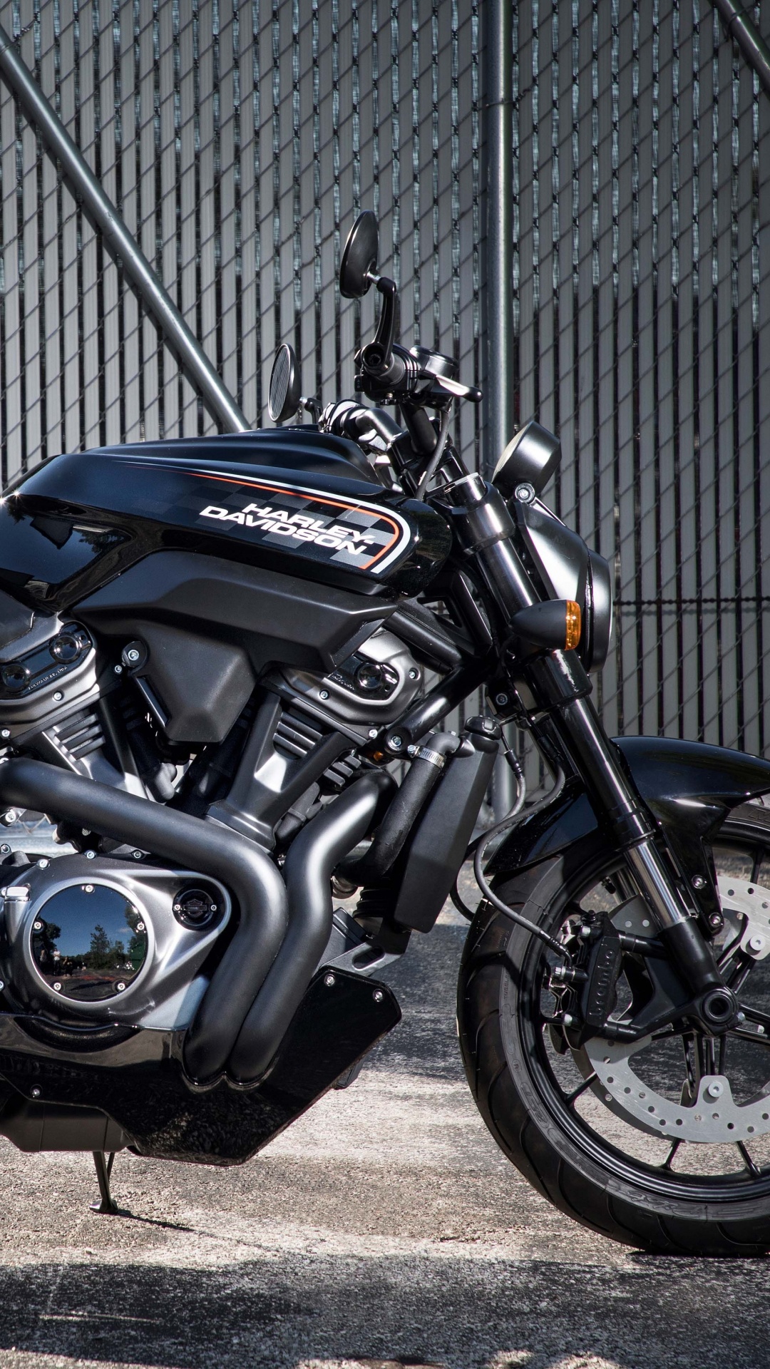 Обои мотоцикл, стритфайтер, V-образный двигатель, спортивный мотоцикл, автомобильные шины в разрешении 1080x1920