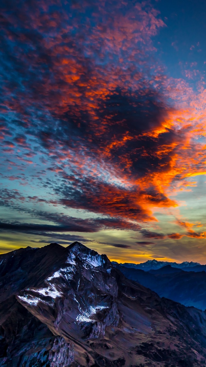 Обои гора, природа, облако, атмосфера, горный хребет в разрешении 720x1280