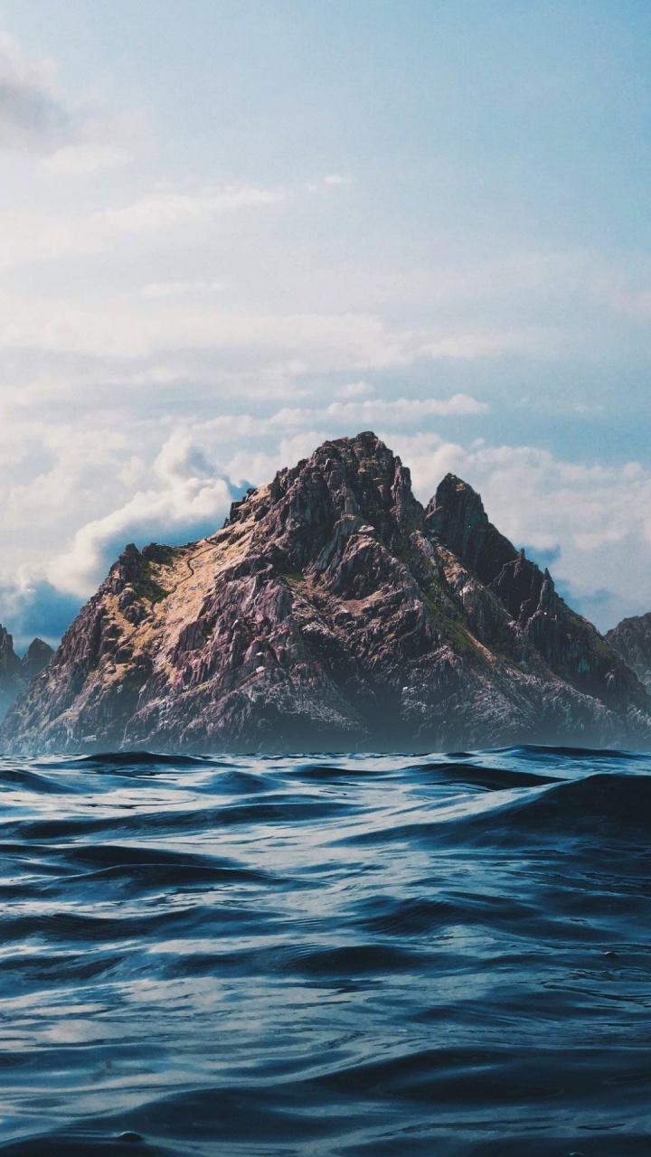 Обои море, океан, вода, земля, гора в разрешении 720x1280