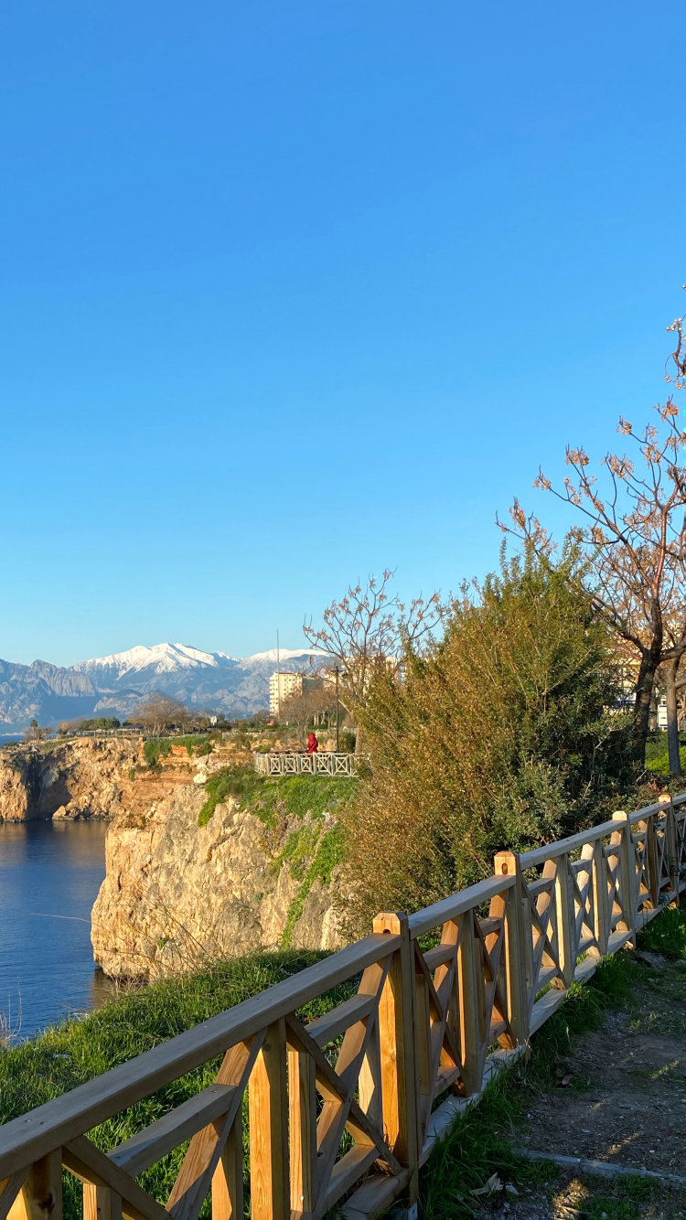 Обои пейзажи гор, вода, растение, лазурный, забор в разрешении 750x1334