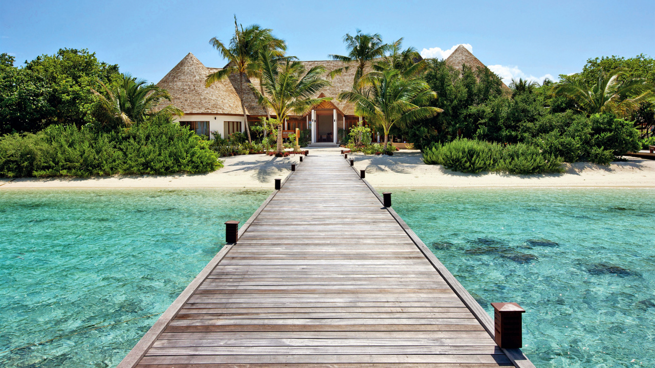 Обои Уединенный Пляжный Курорт Спа Мальдивы, прибежище, отпуск, пляж, туризм в разрешении 1280x720