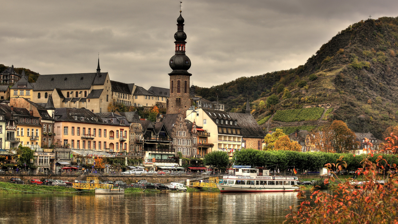 Обои городок, город, реки, вода, водный путь в разрешении 1280x720