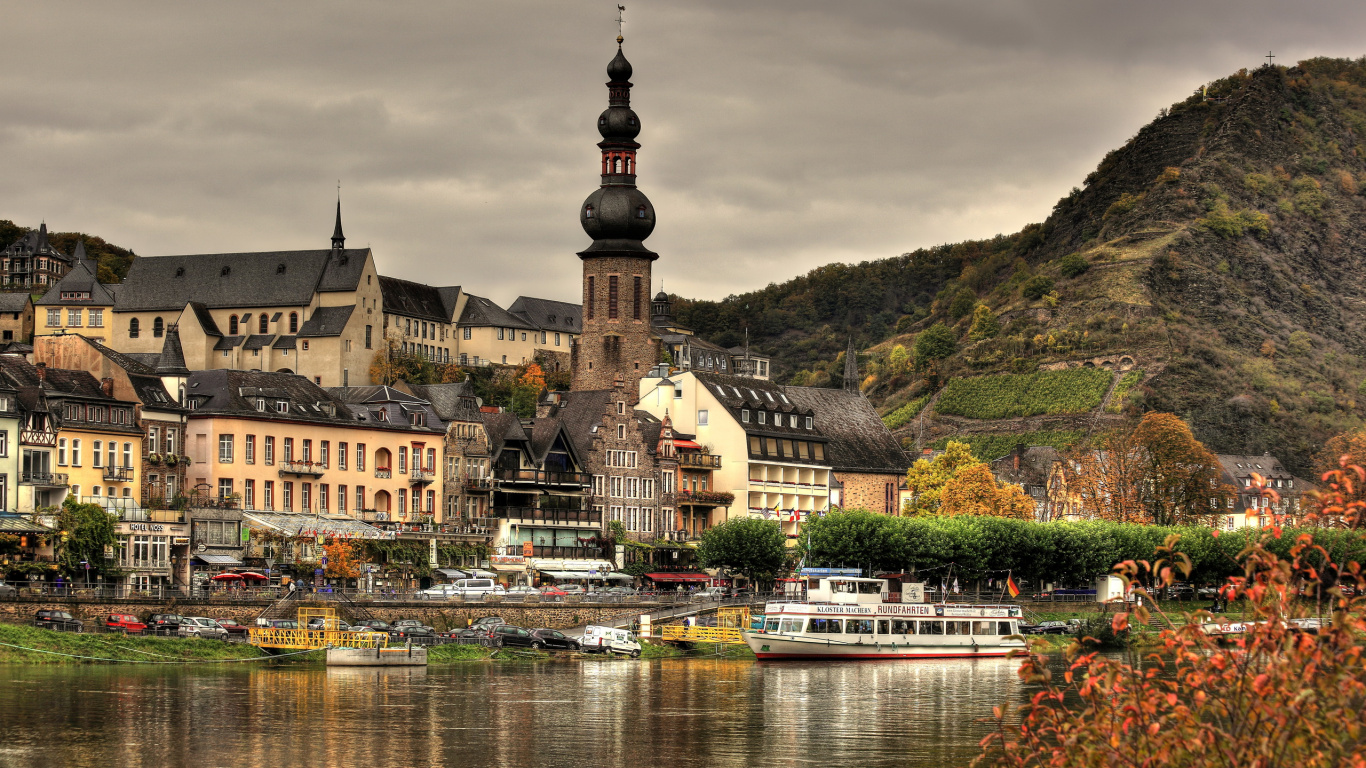 Обои городок, город, реки, вода, водный путь в разрешении 1366x768