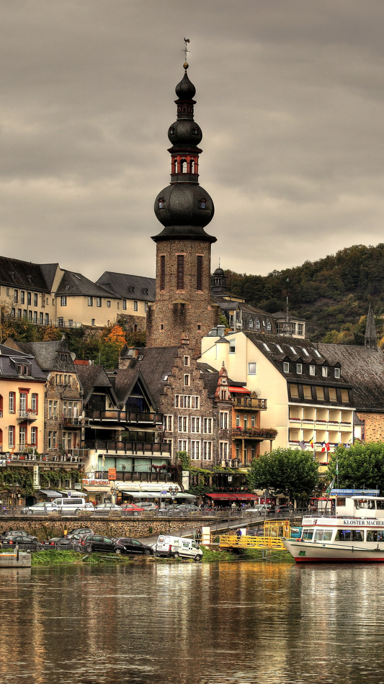 Обои городок, город, реки, вода, водный путь в разрешении 750x1334