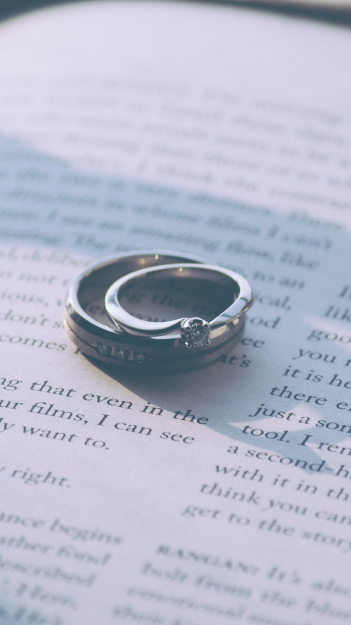 Обои кольцо, обручальное кольцо, текст, модный аксессуар, ювелирные изделия в разрешении 720x1280