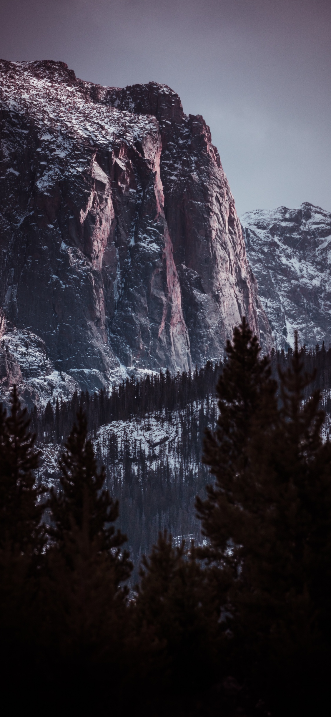 Обои гора, природа, природный ландшафт, горный рельеф, вода в разрешении 1125x2436