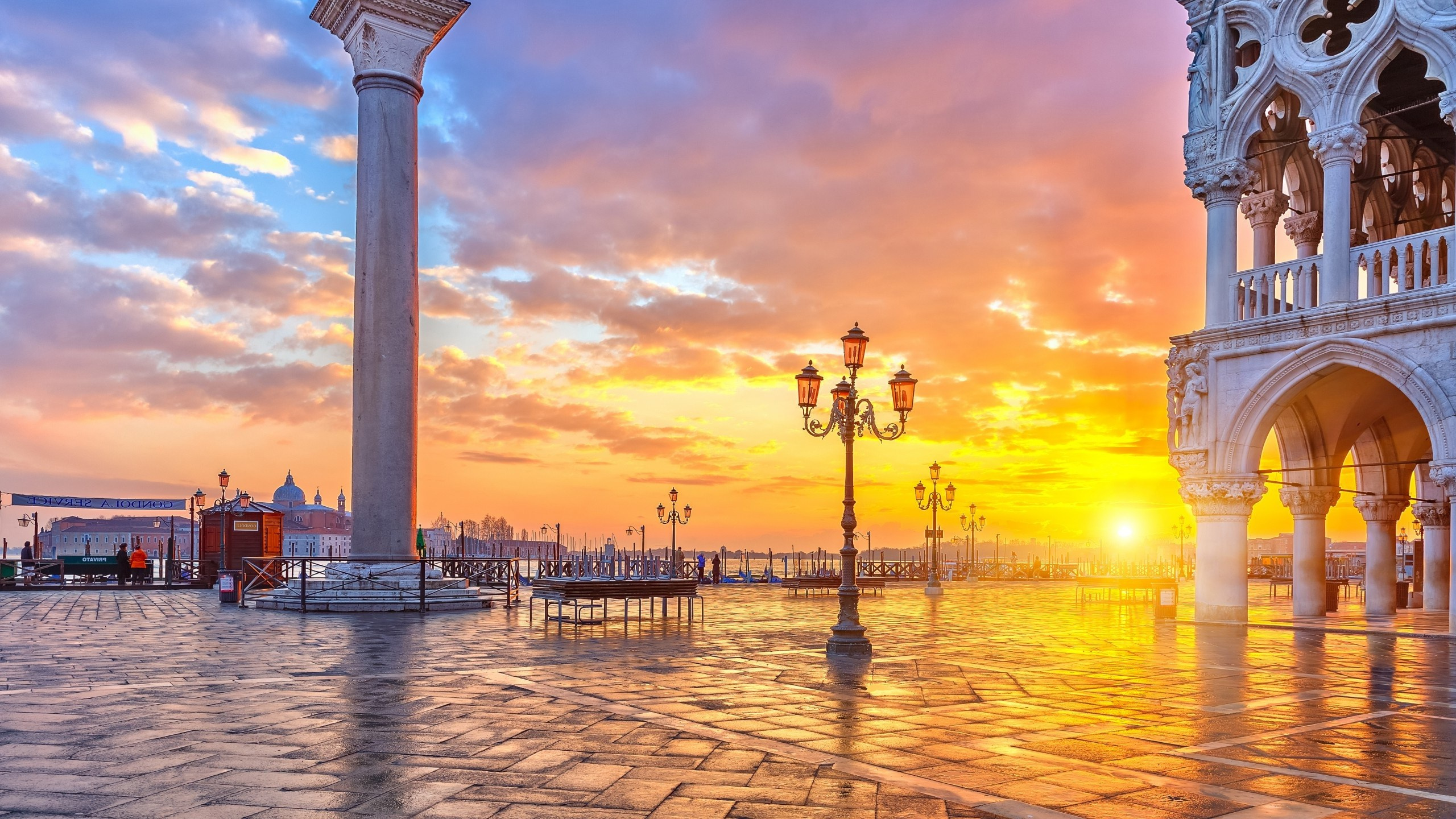 Обои ориентир, закат, вечер, отражение, площадь Сан Марко в разрешении 2560x1440