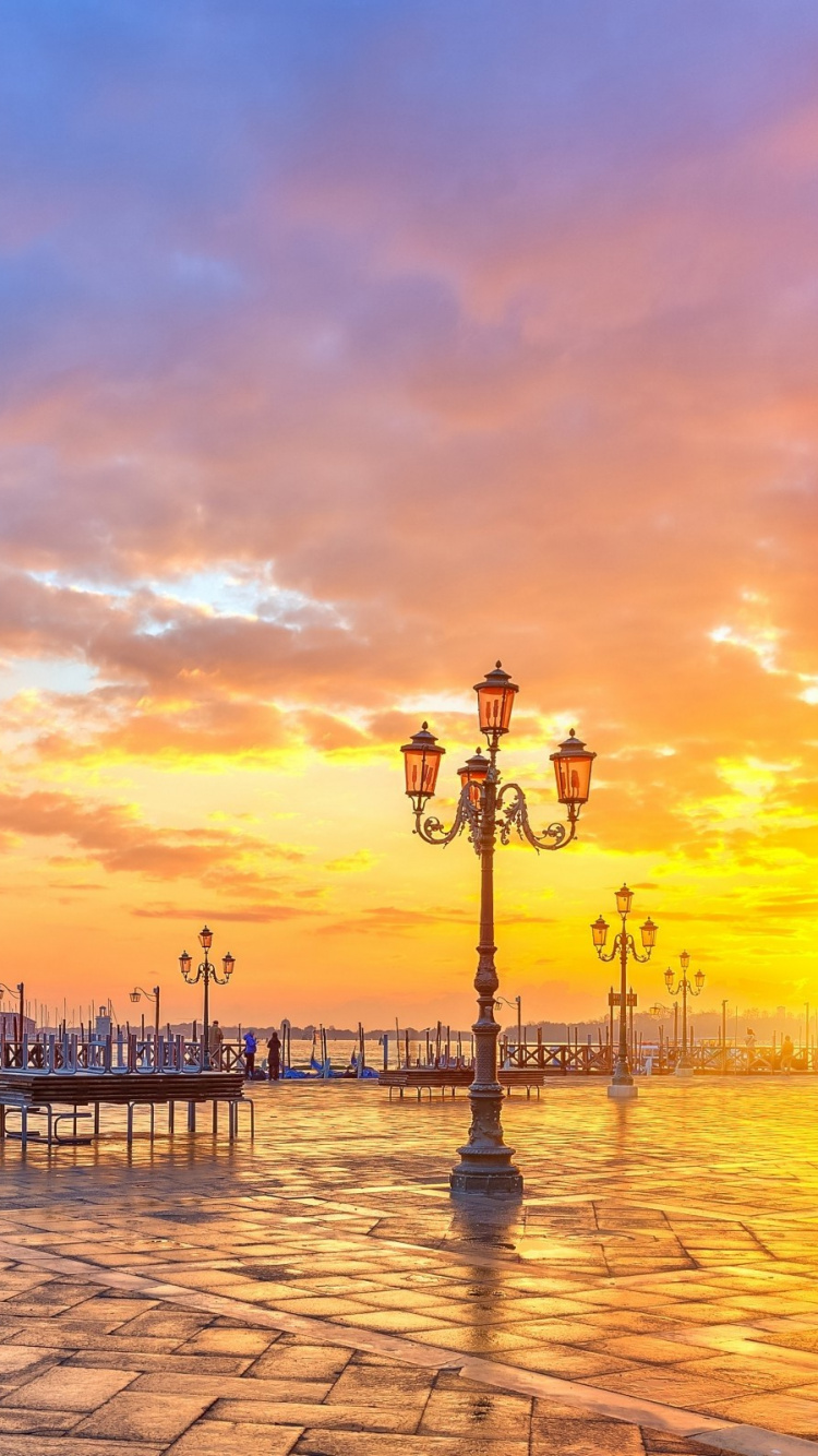 Обои ориентир, закат, вечер, отражение, площадь Сан Марко в разрешении 750x1334