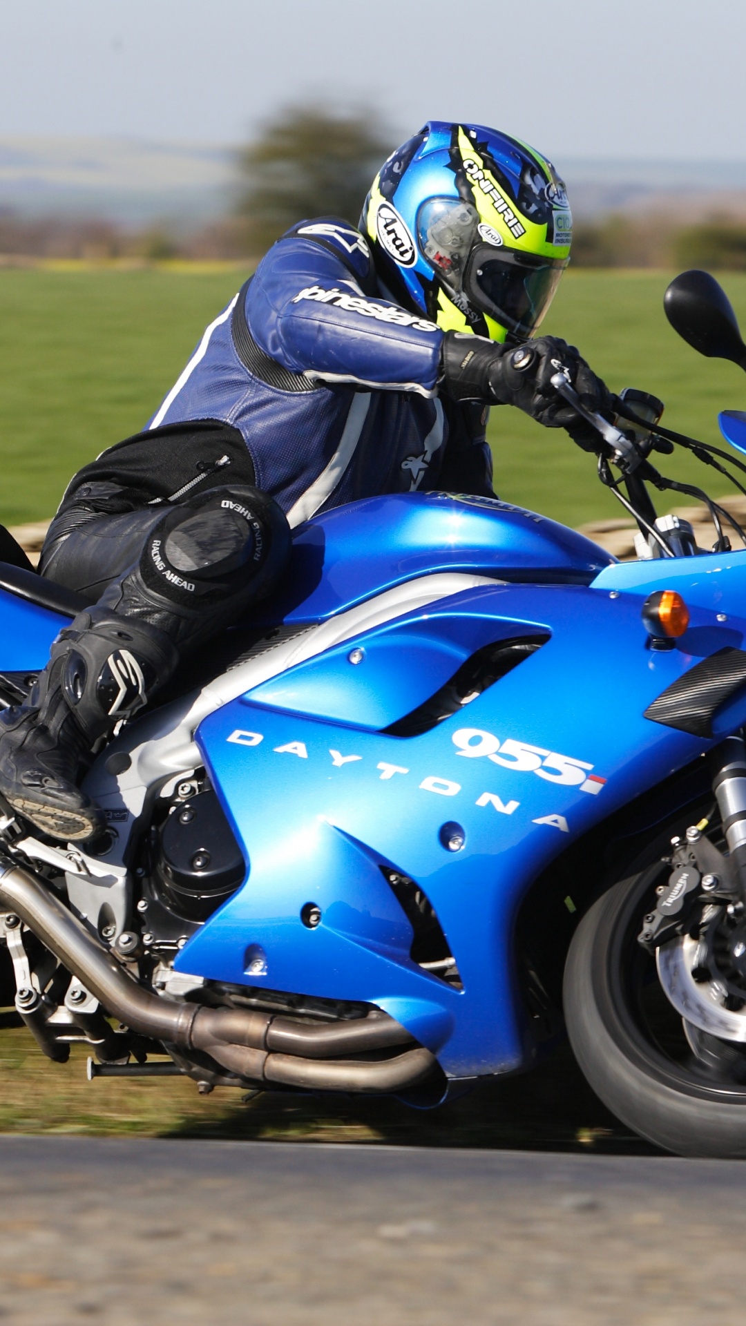 Обои крейсер, suzuki, мотоцикл, мотоспорт, гоночный в разрешении 1080x1920