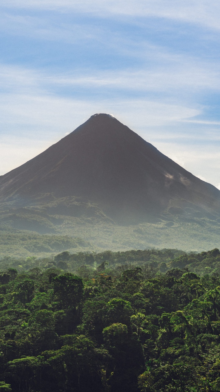 Обои Вулкан Ареналь, пейзажи гор, нагорье, вулкан, горный рельеф в разрешении 720x1280