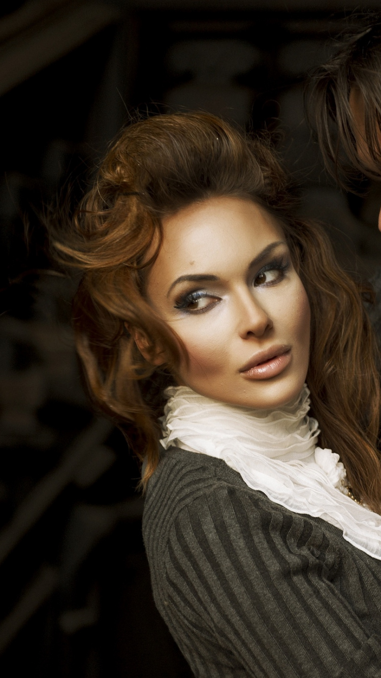 Обои фэшн, человек, забава, официальная одежда, взаимодействие в разрешении 750x1334