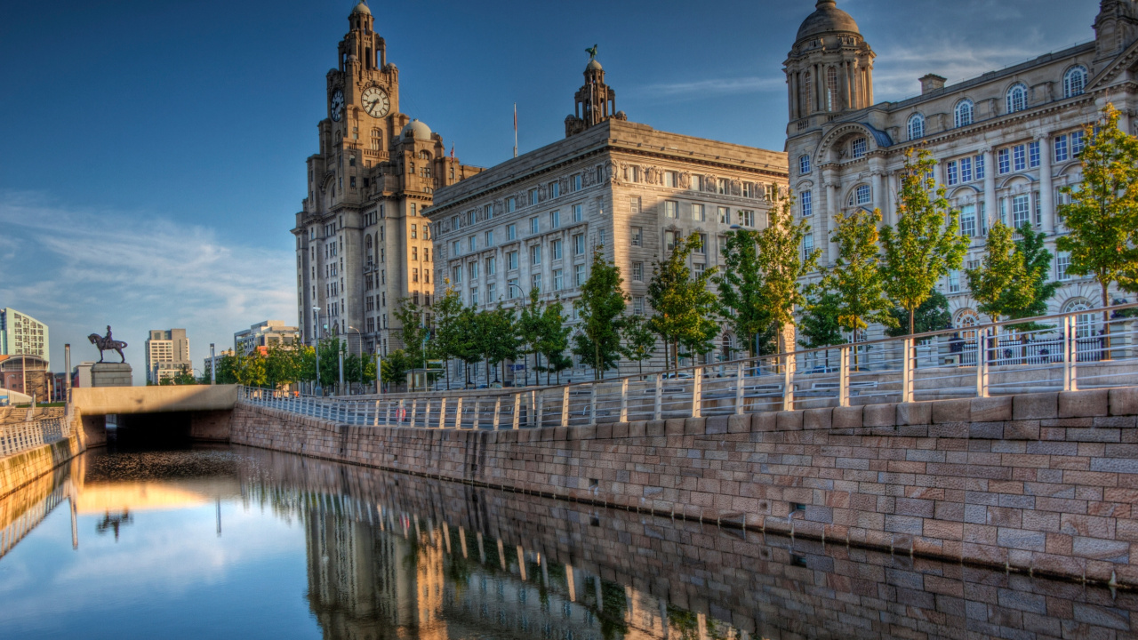 Обои Ливерпуль ФК, отражение, вода, ориентир, водный путь в разрешении 1280x720
